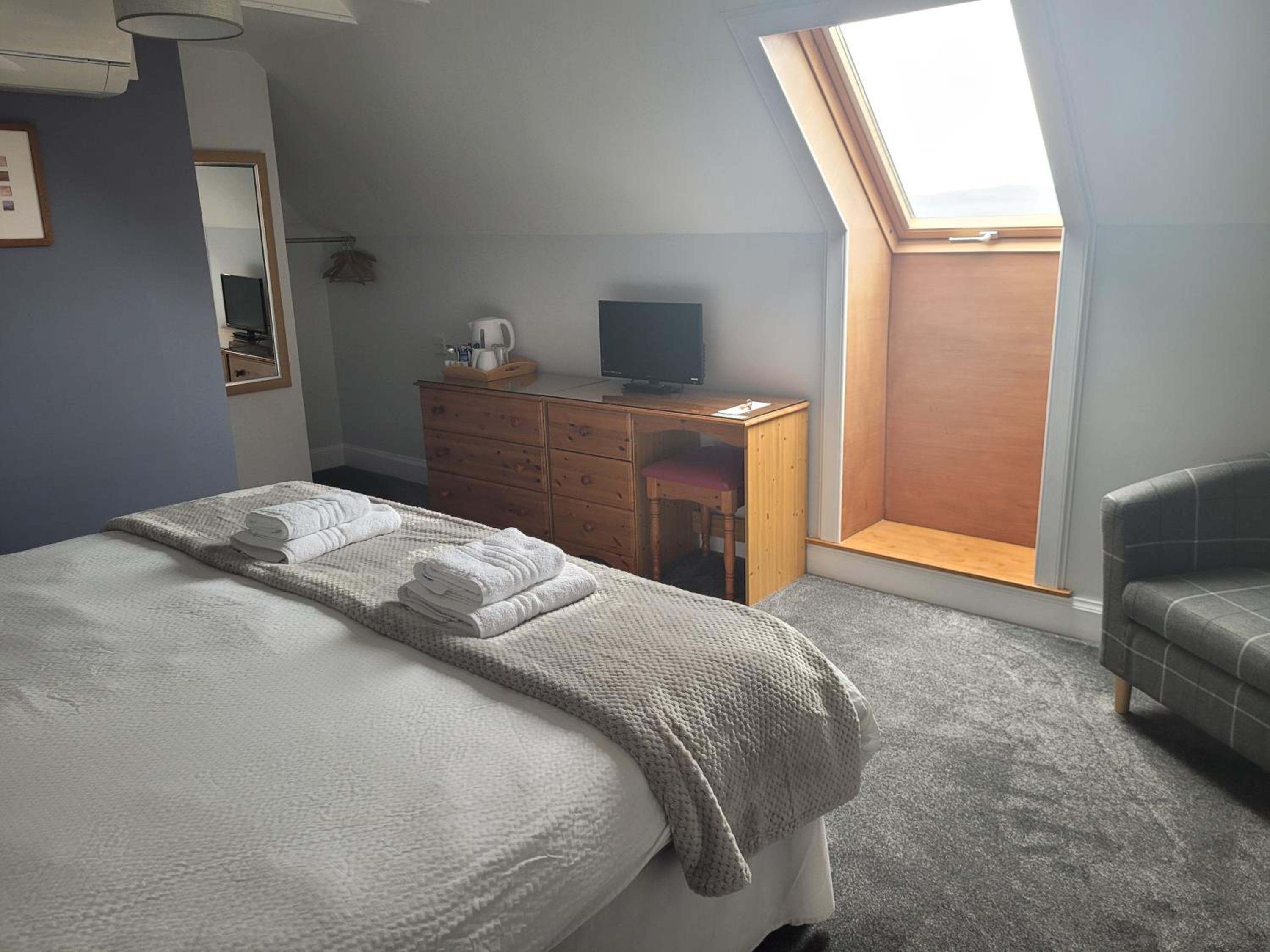 Double or Twin Room with Shower photo 2