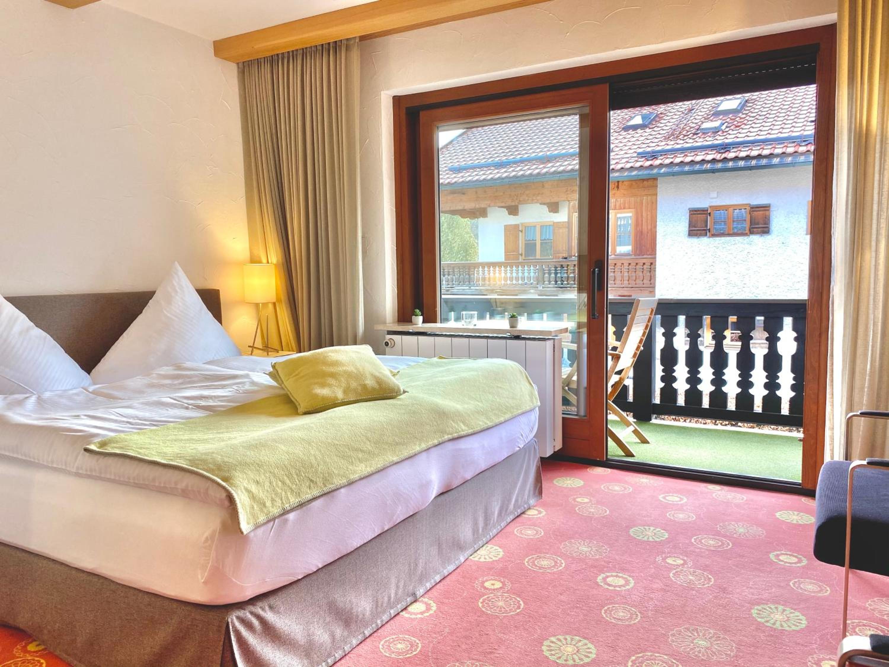 Deluxe Double Room with Balcony photo 1