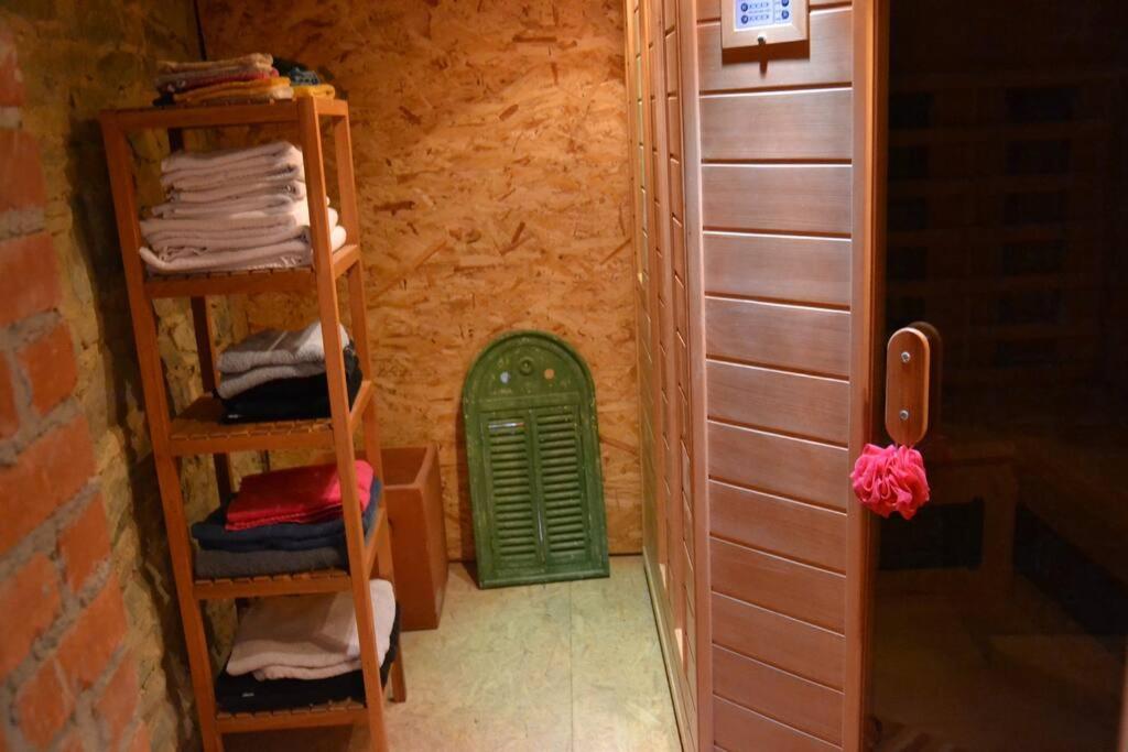 Four-Bedroom House photo 3