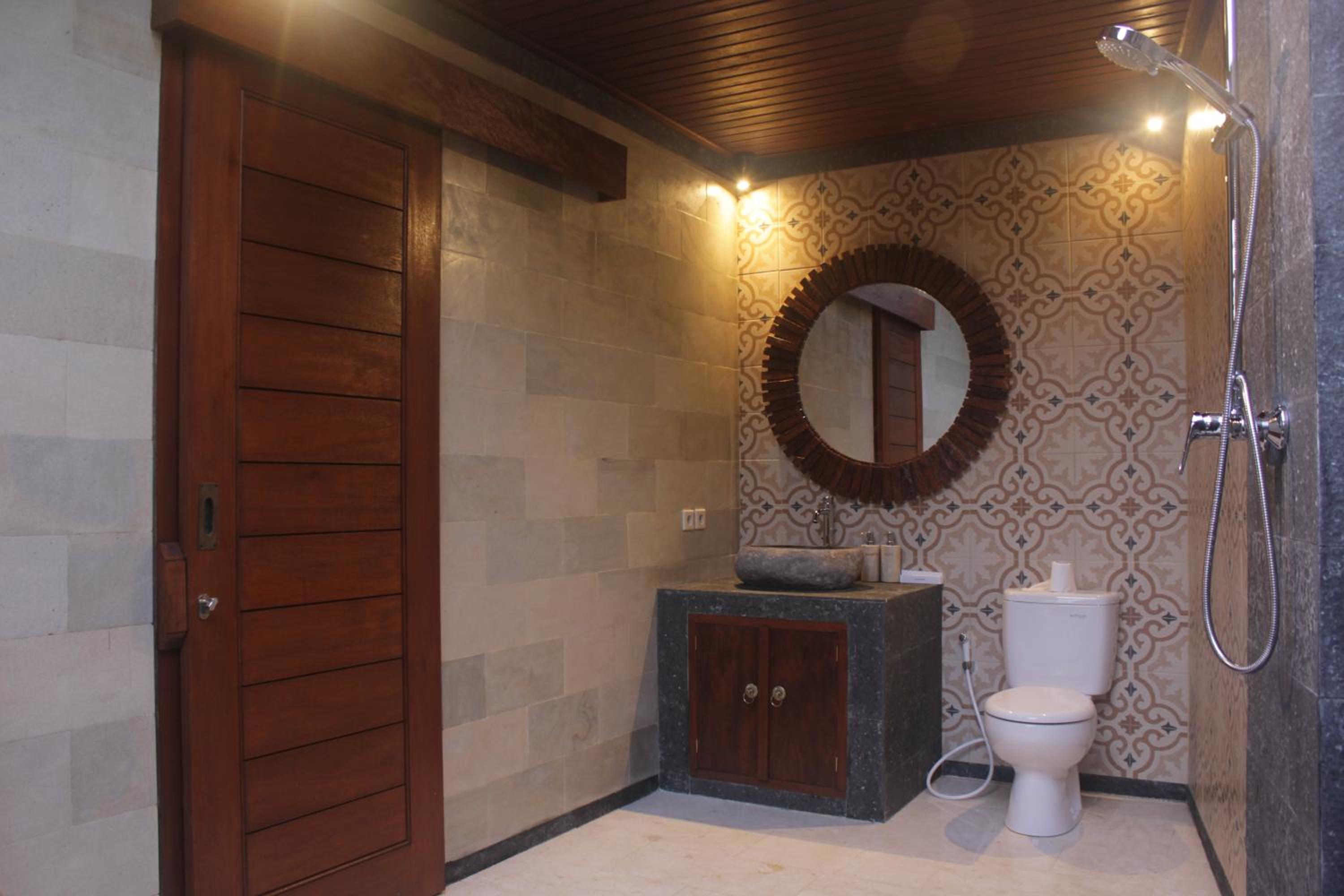 Villa with Private Pool - Photo 23