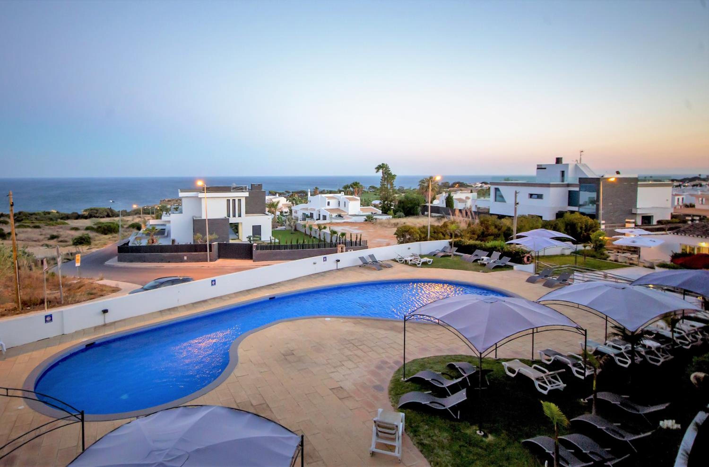 Double or Twin Room with Sea View - Photo 7