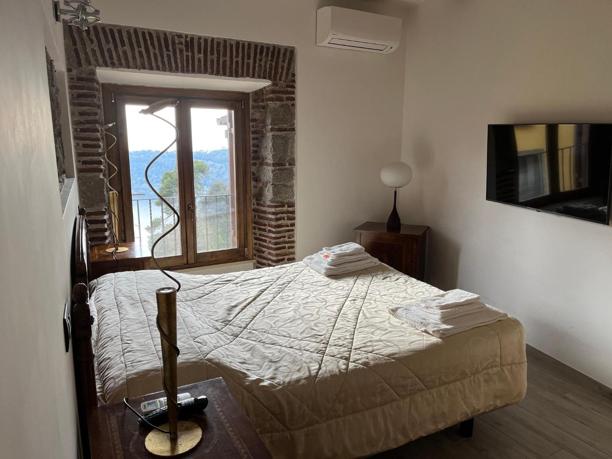 Suite with Lake View
