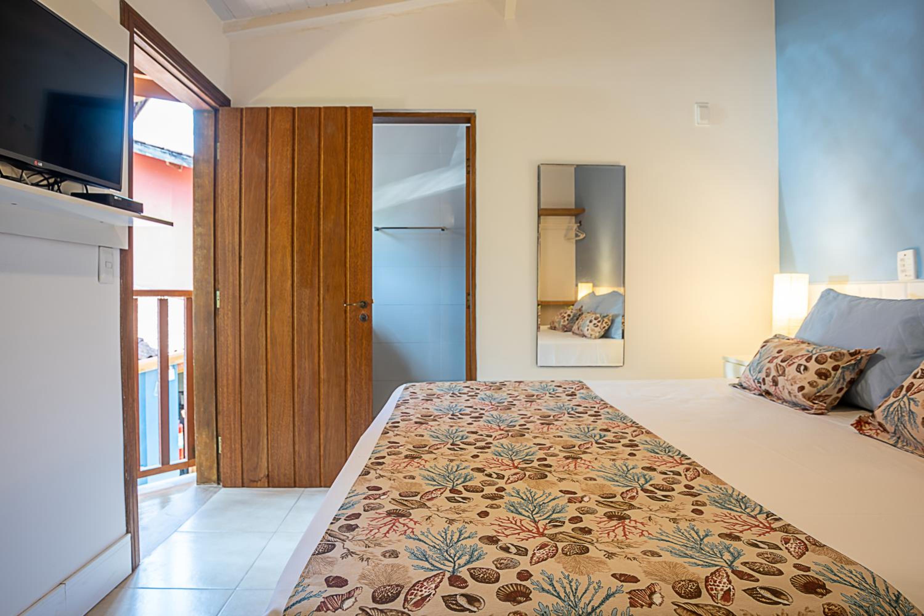 Double Room with Balcony - Photo 4