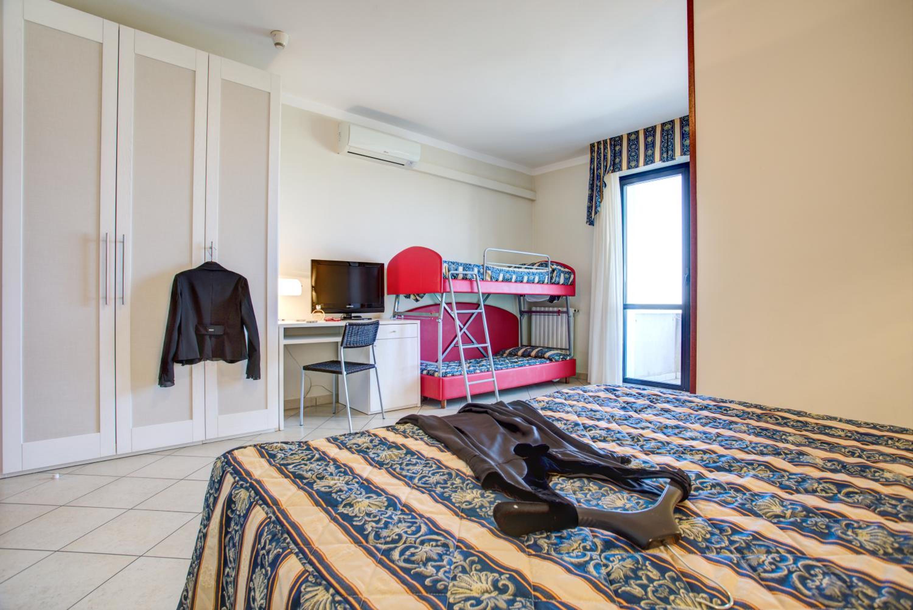 Comfort Quadruple Room - Photo 1