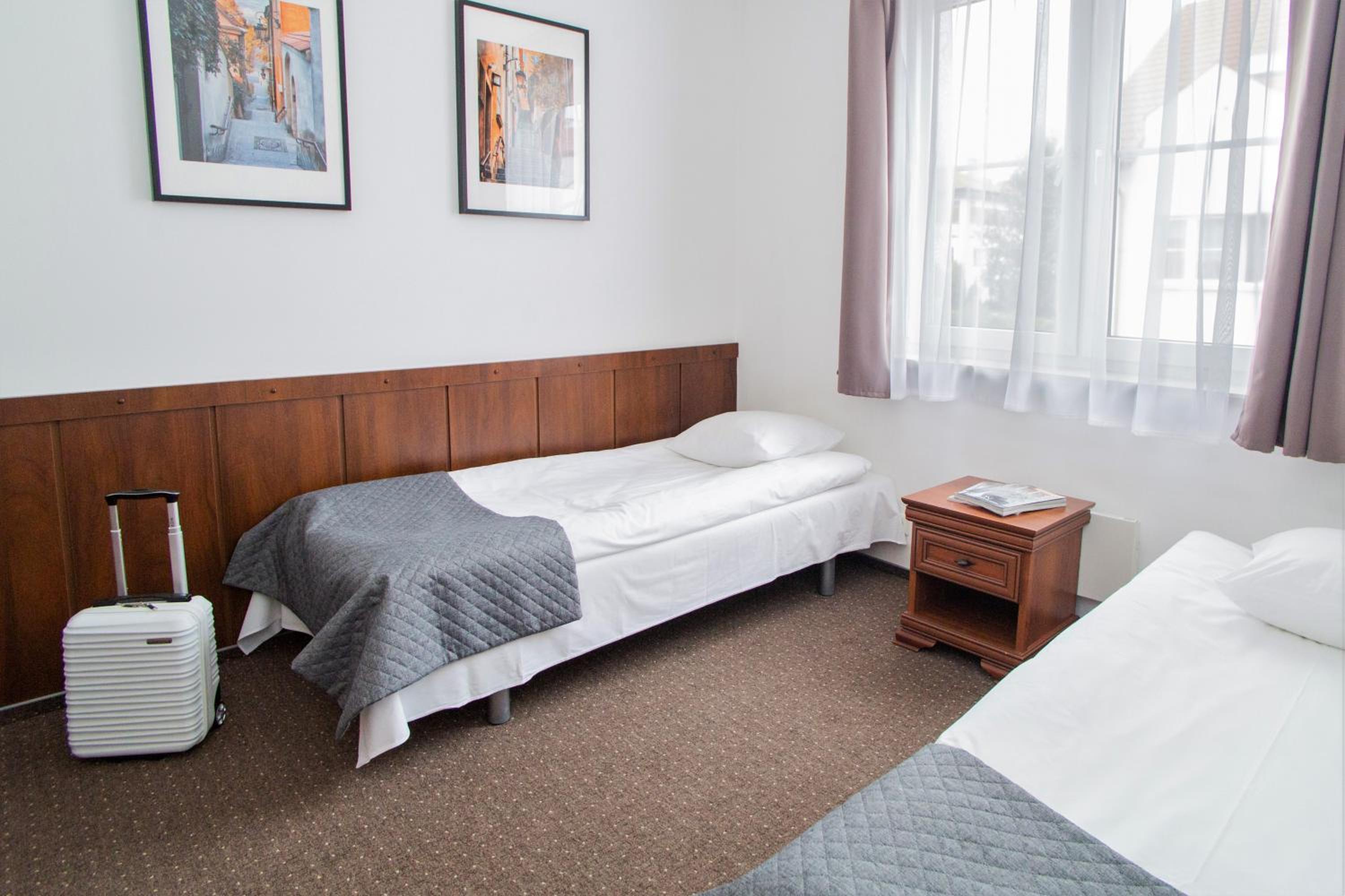 Two-Bedroom Suite - Photo 5