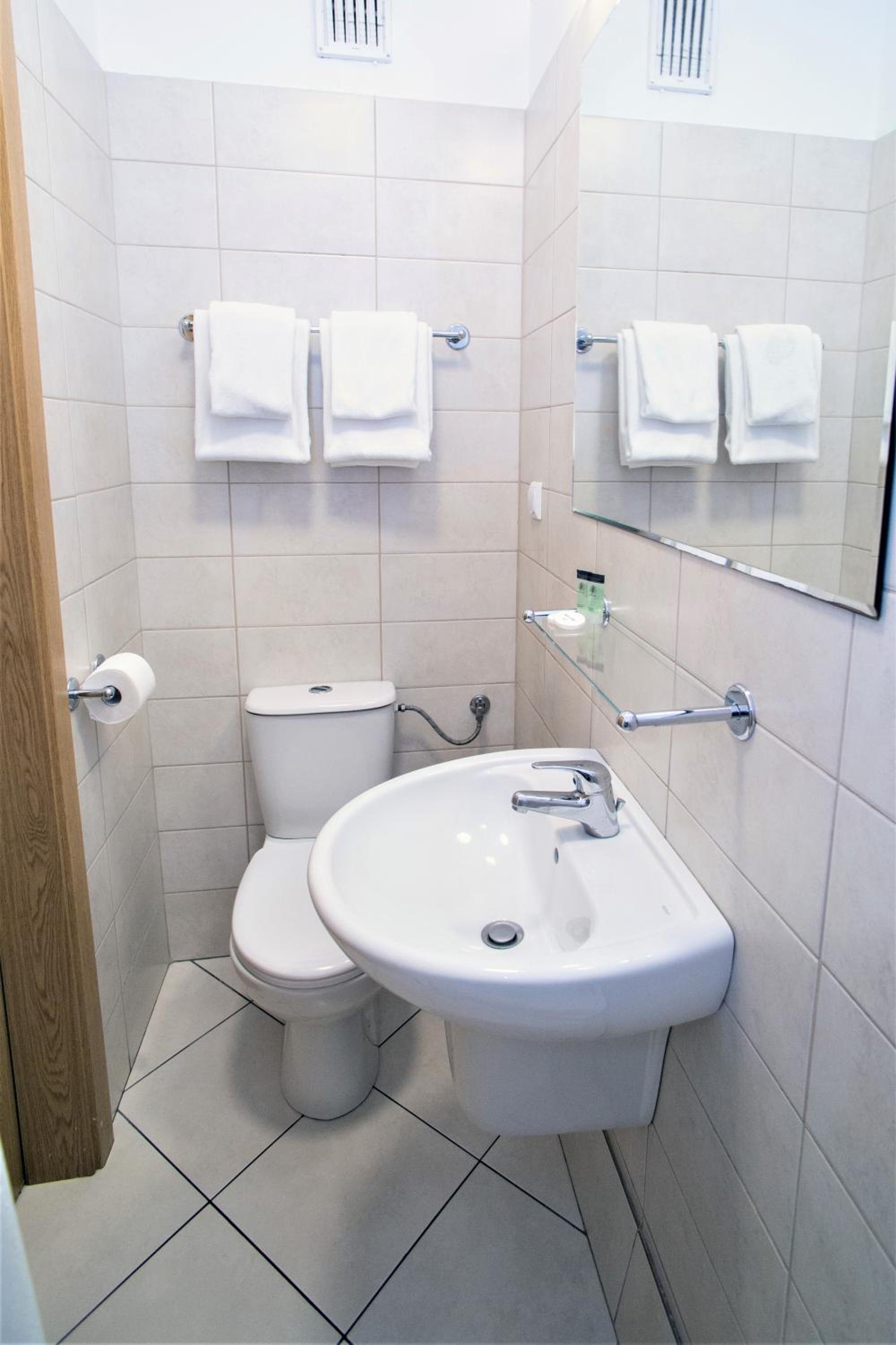 Two-Bedroom Suite - Photo 14