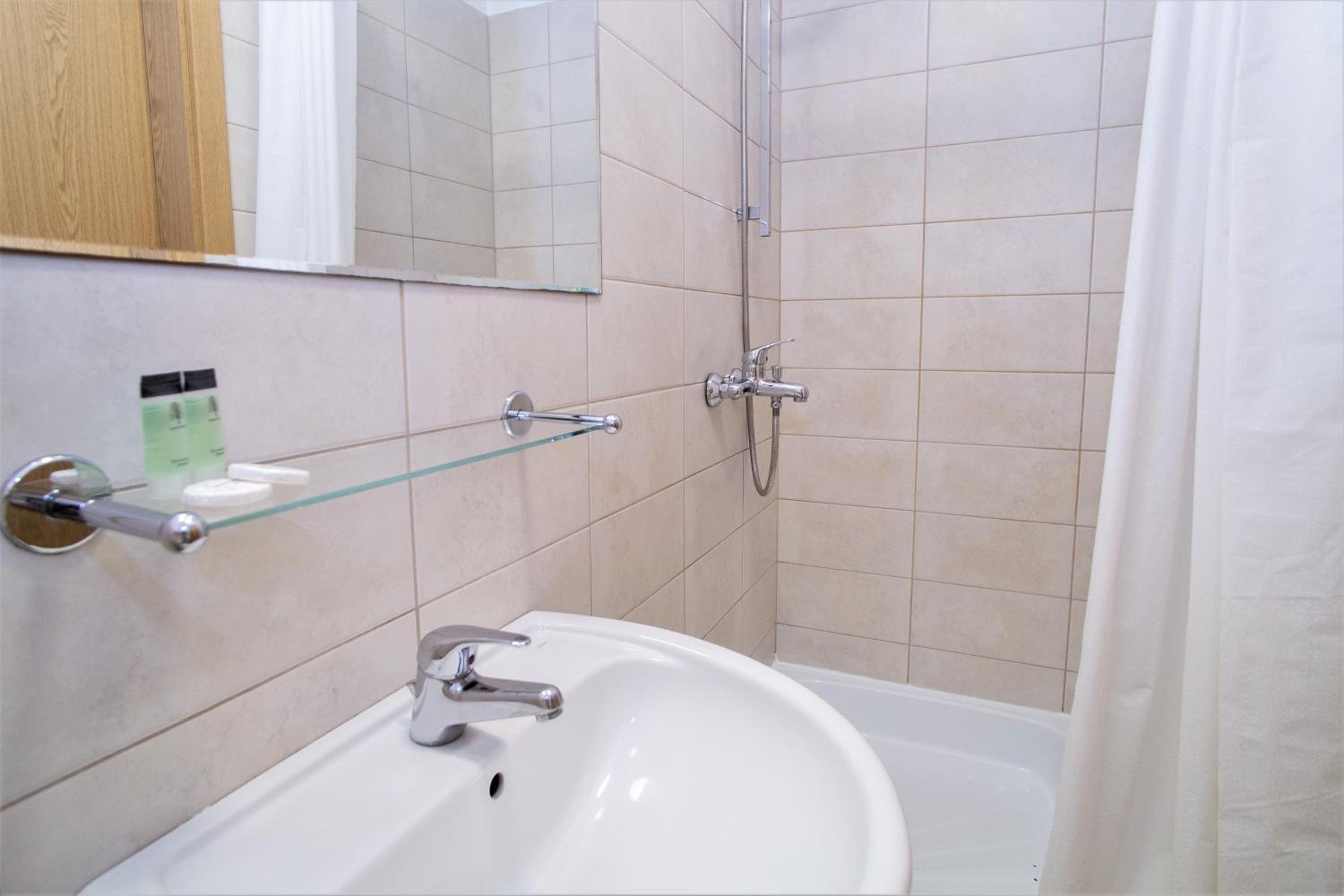 Two-Bedroom Suite - Photo 12