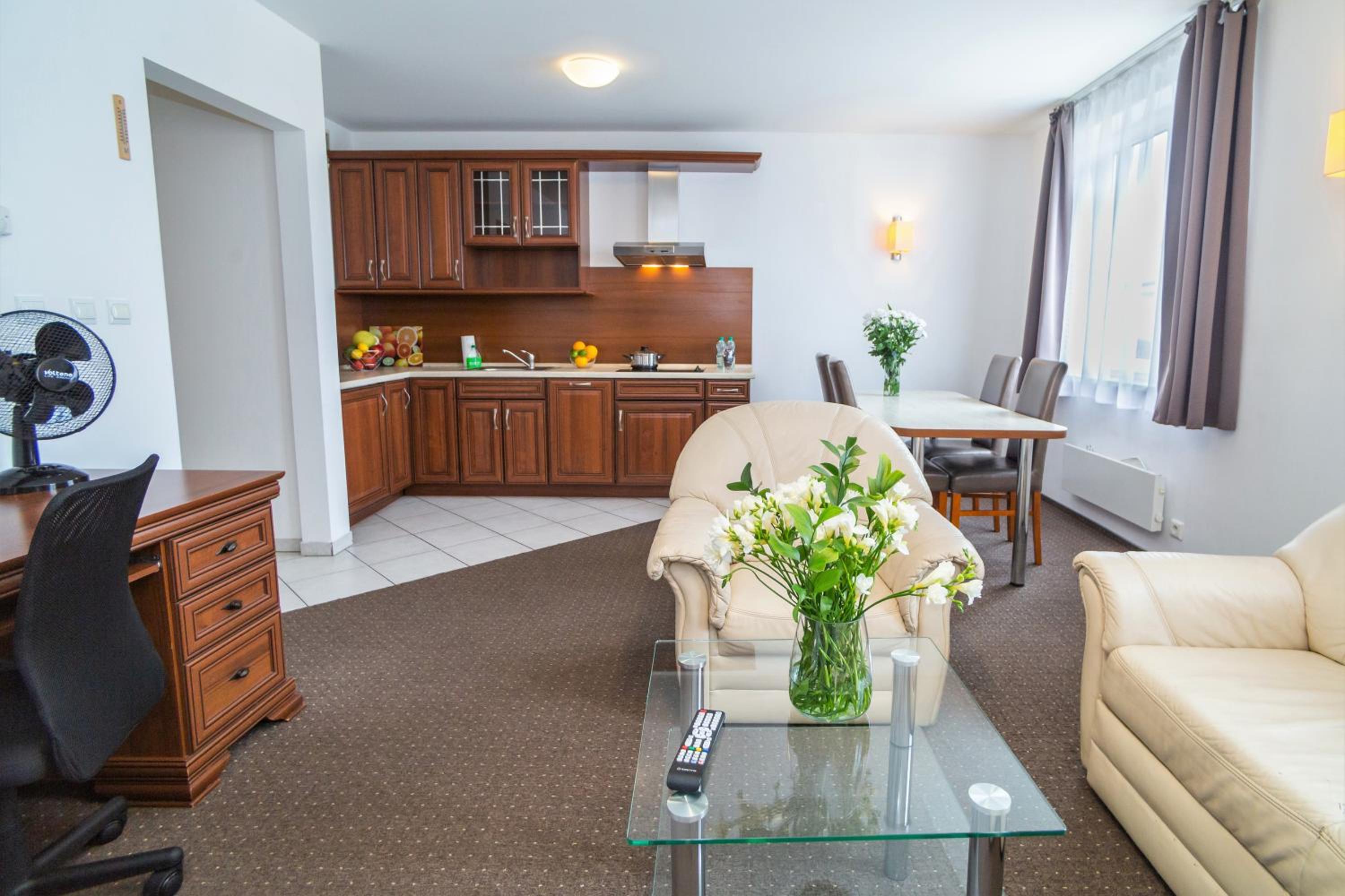 Two-Bedroom Suite - Photo 9