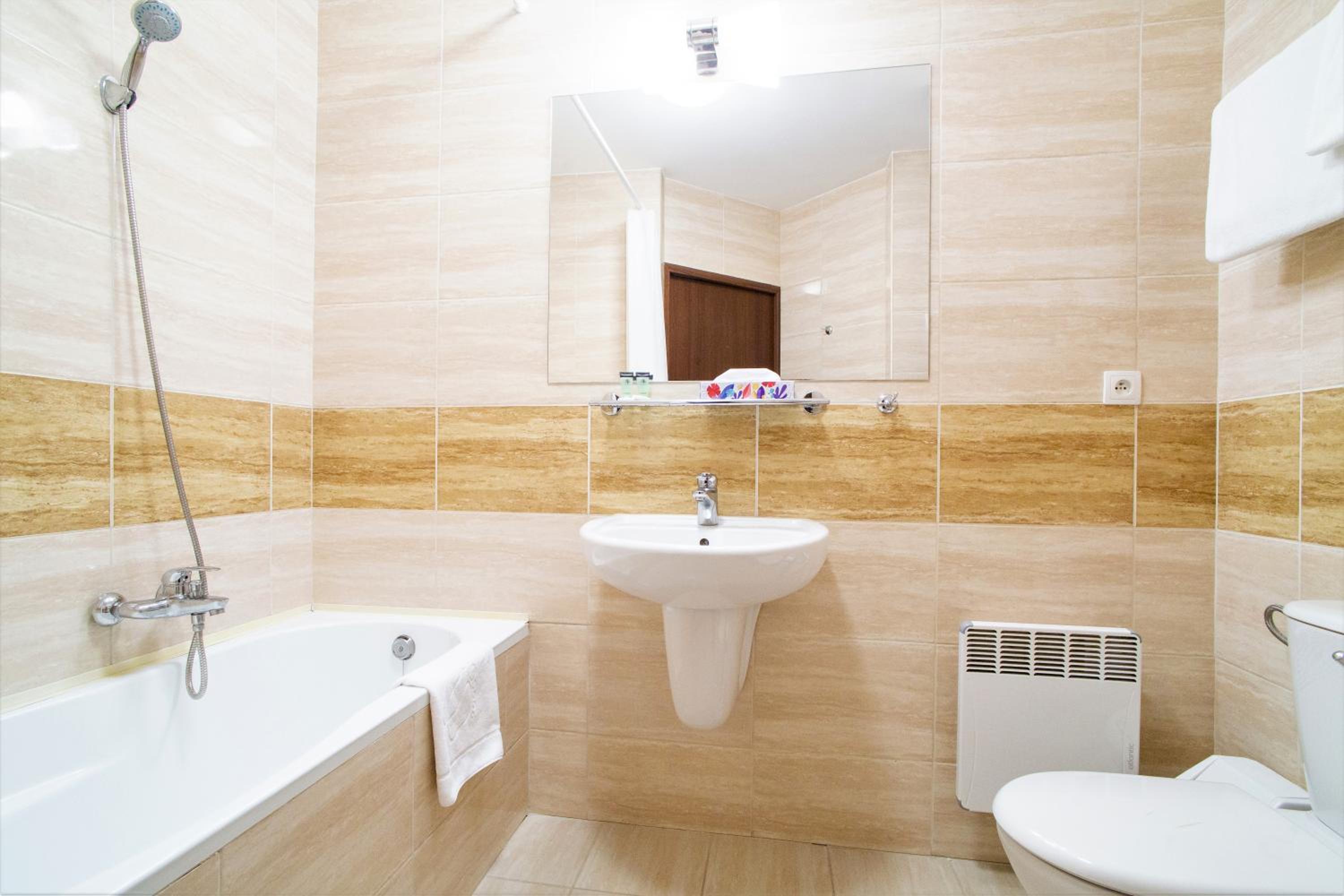 Apartment with Twin Beds - Photo 23