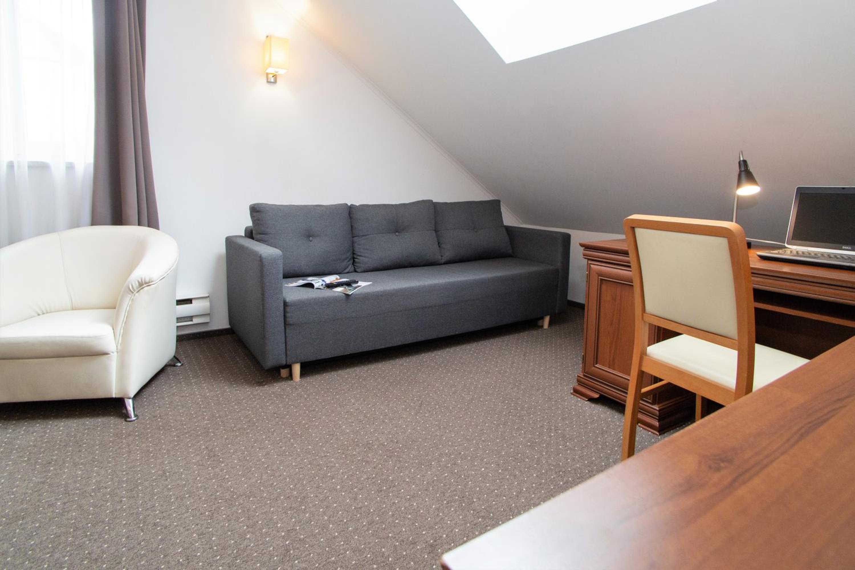 One-Bedroom Apartment - Photo 8
