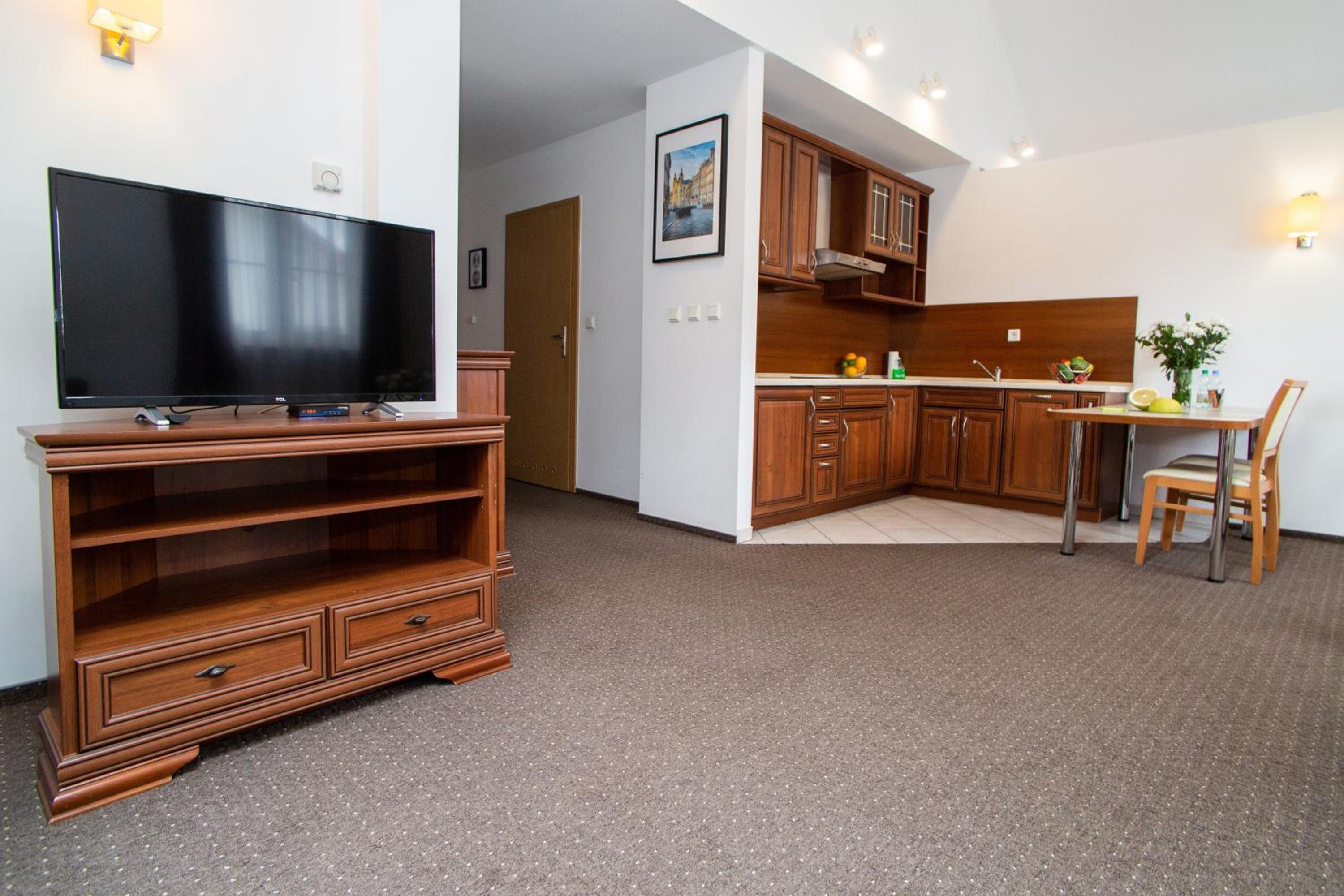 One-Bedroom Apartment - Photo 9