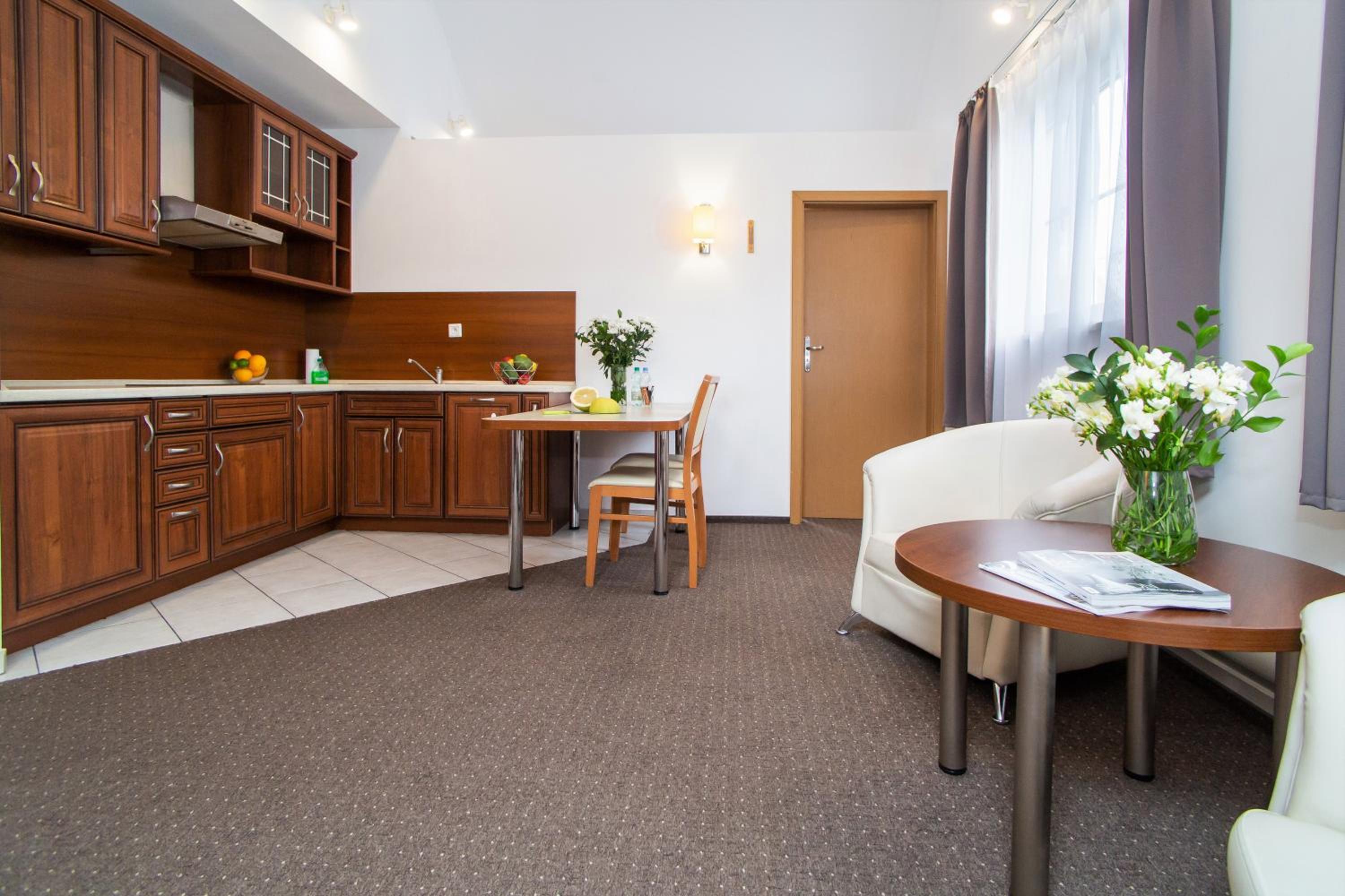 One-Bedroom Apartment - Photo 11