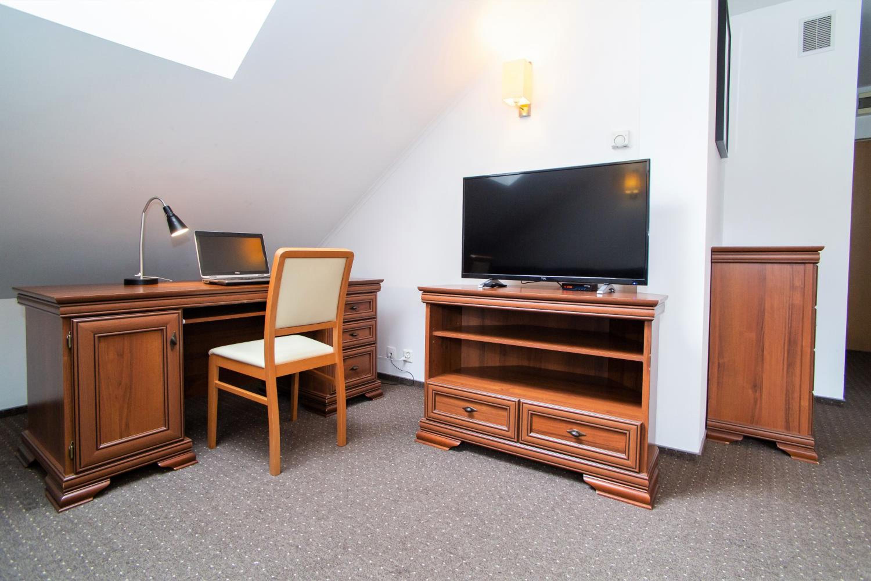 One-Bedroom Apartment - Photo 13