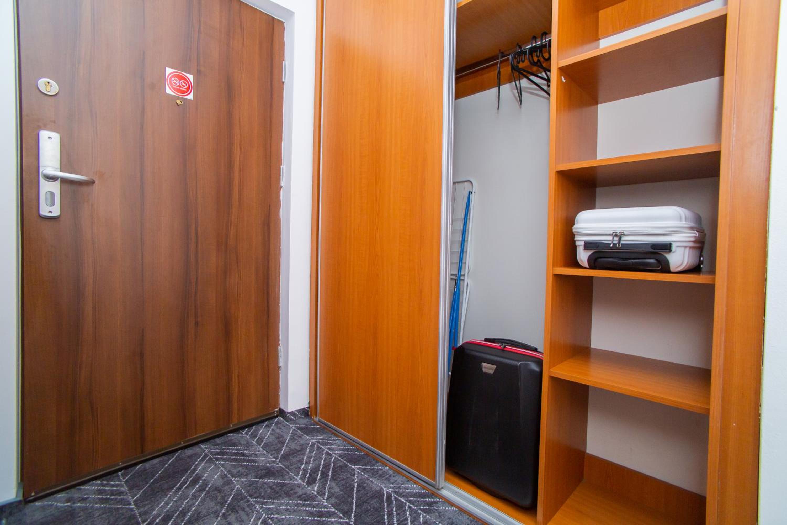 Basic Triple Room - Photo 10