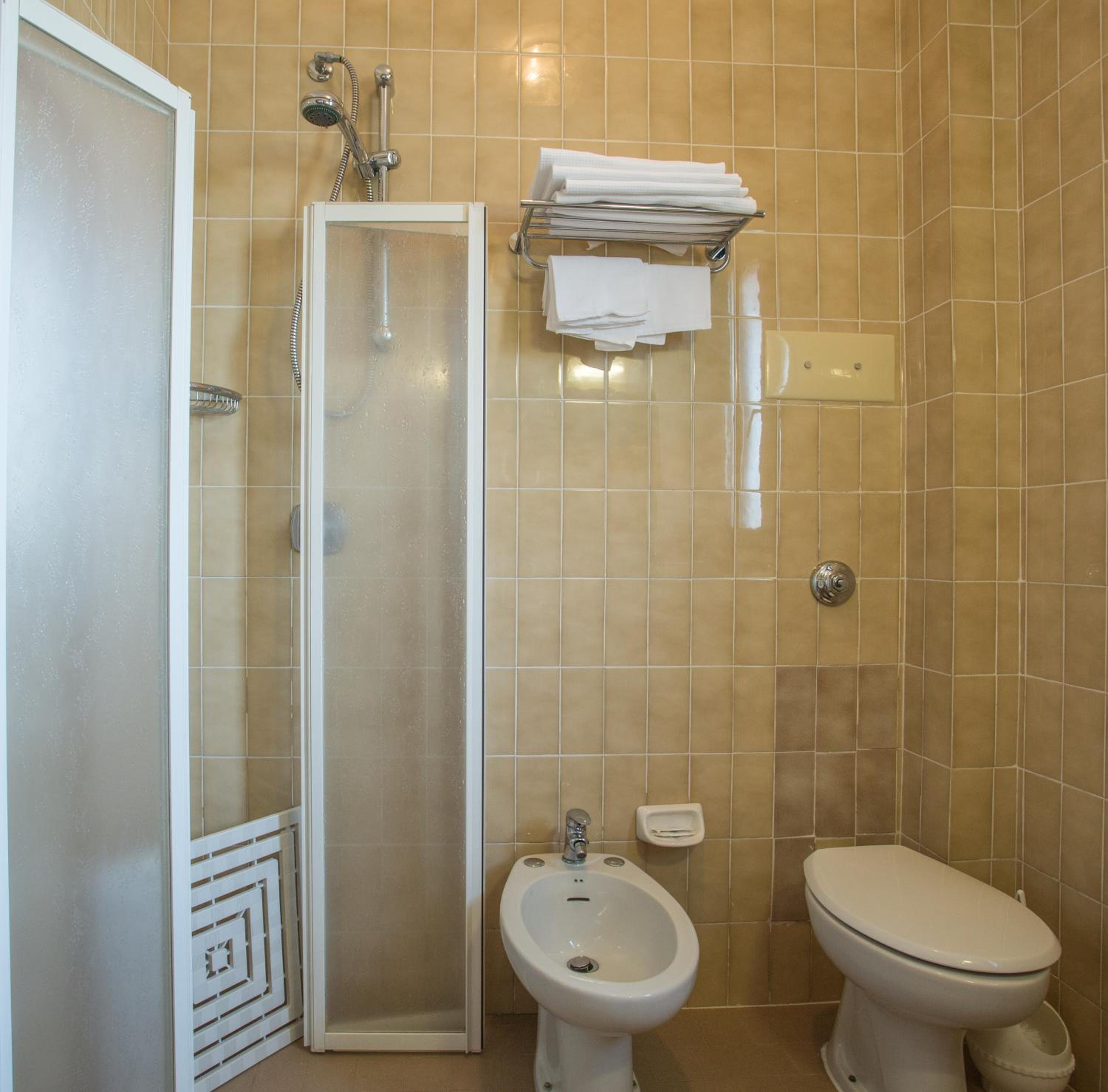 Quadruple Room - Photo 2