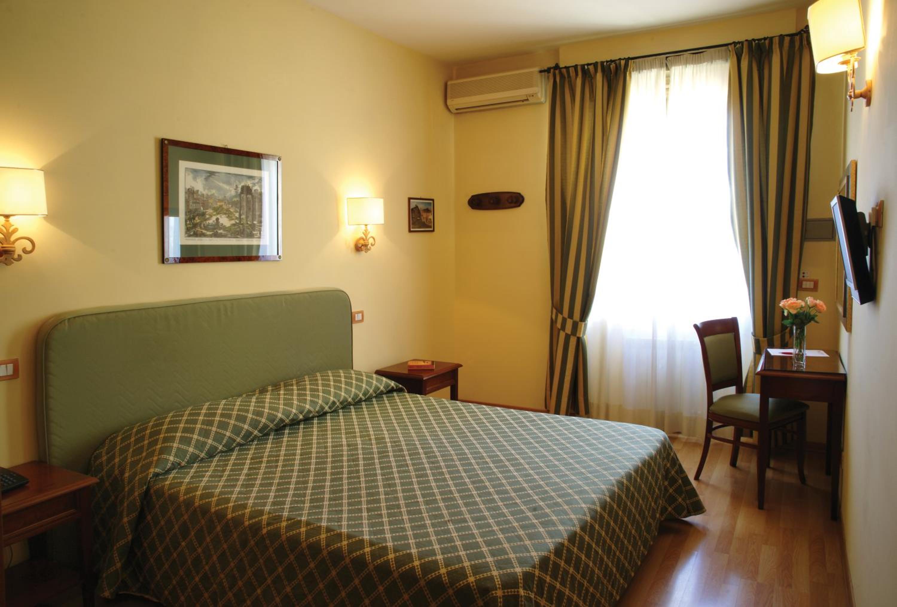Double or Twin Room photo 2