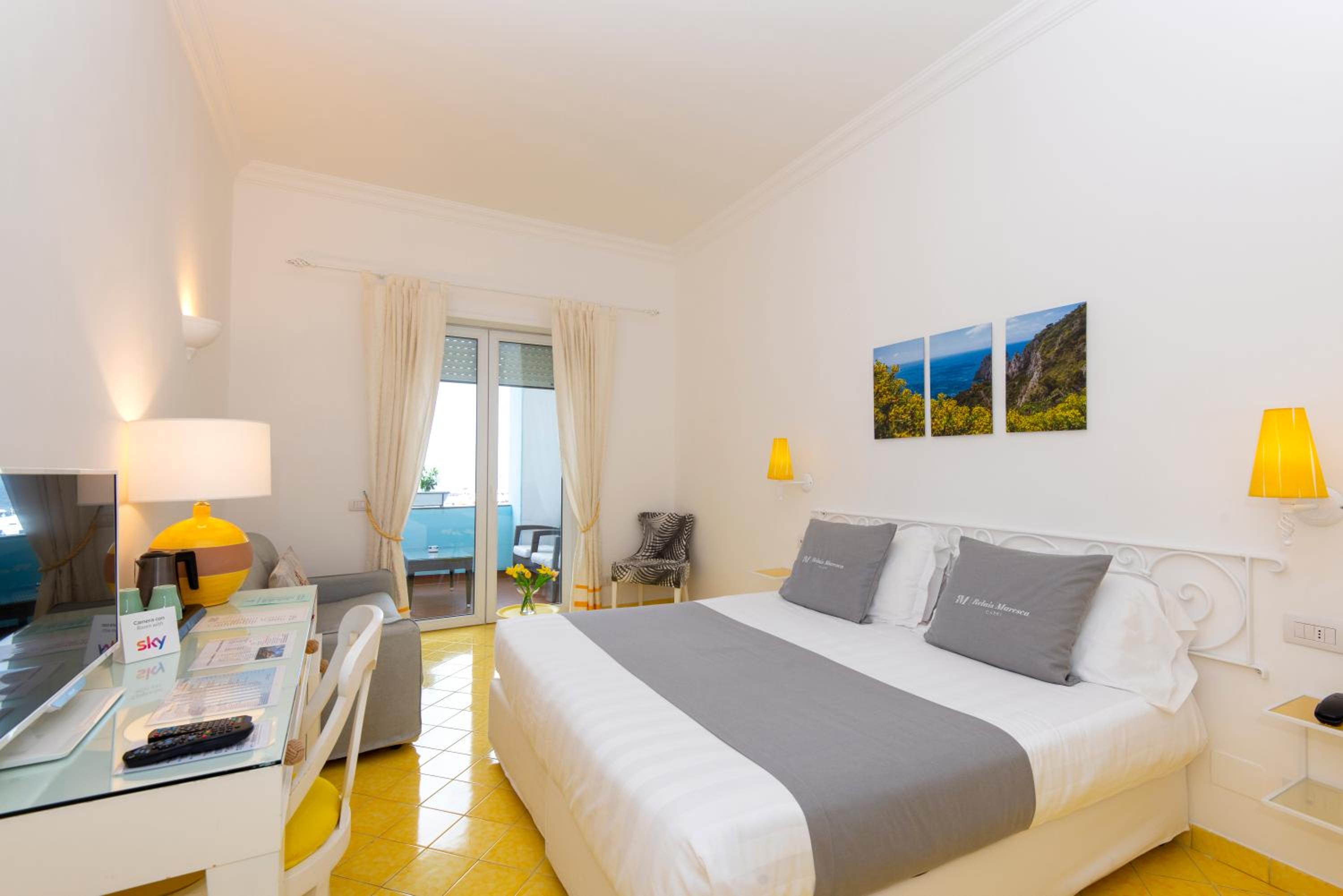 Superior Double Room with Sea View - Photo 2