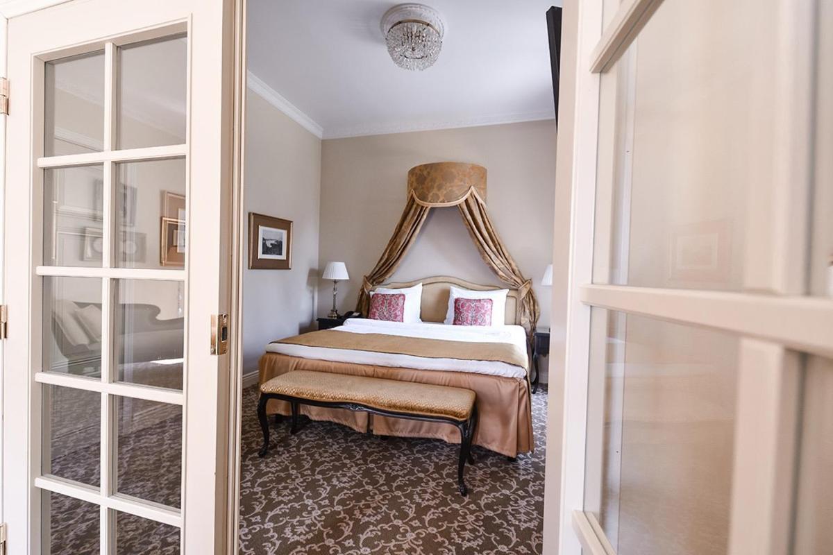 Manor Suite - Manor Building (Spa access included) photo 3