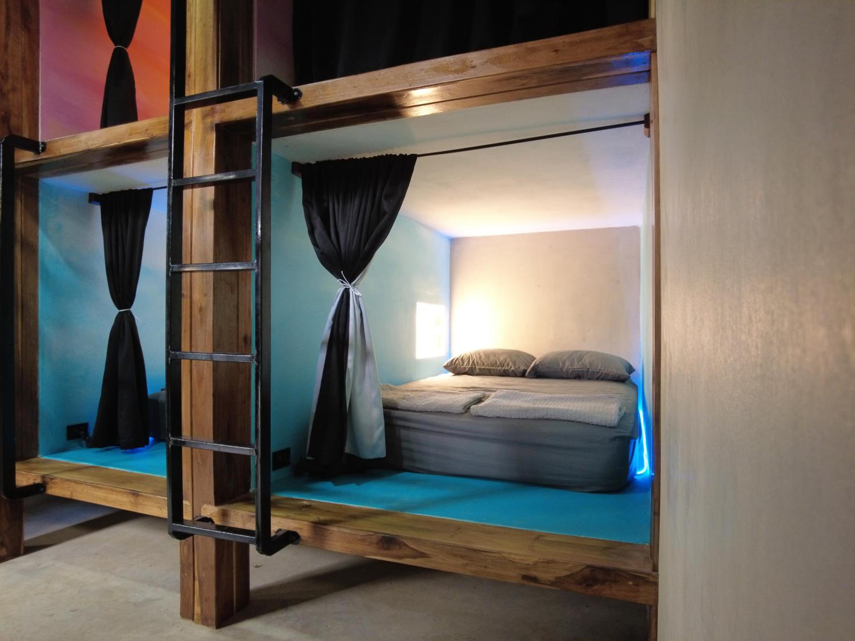 Bed in 8-Bed Mixed Dormitory Room photo 1