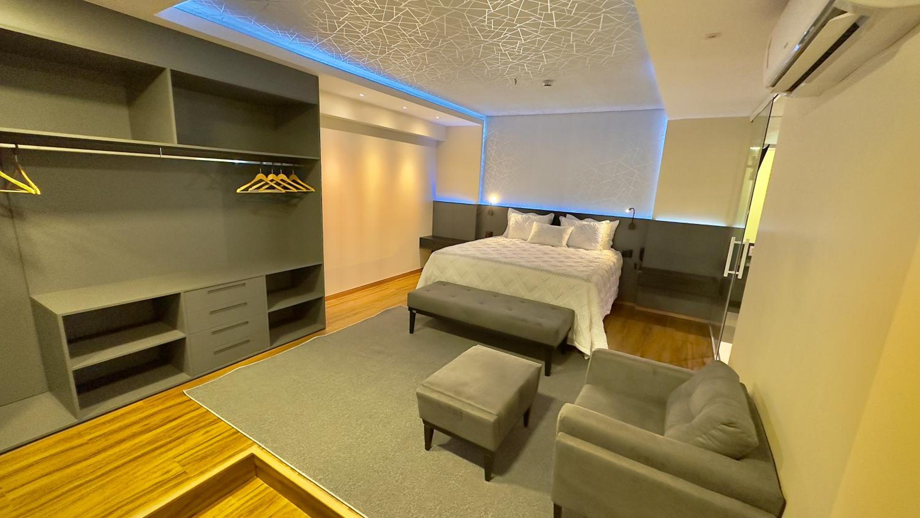King Suite with Spa Bath photo 1