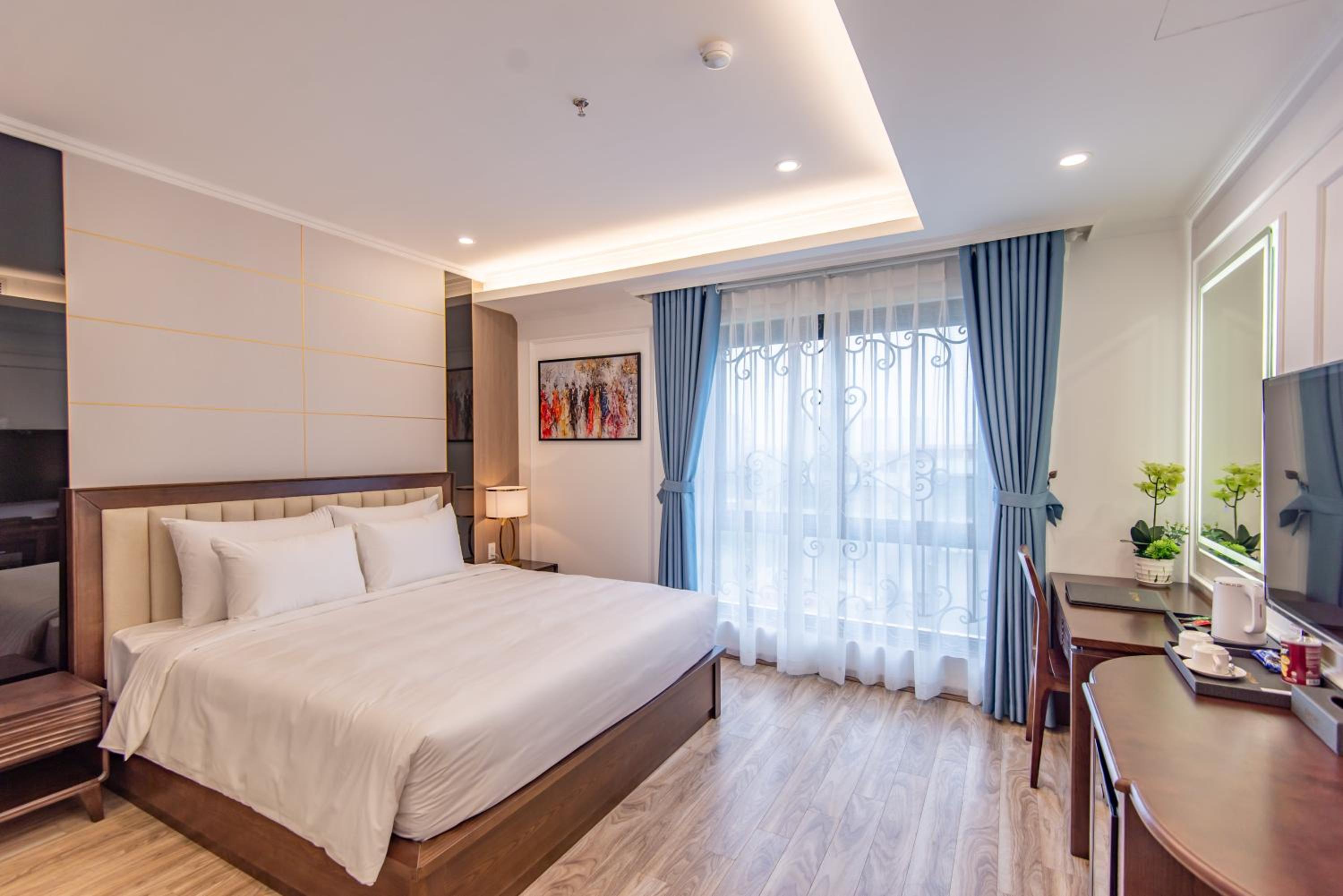 Deluxe King Room