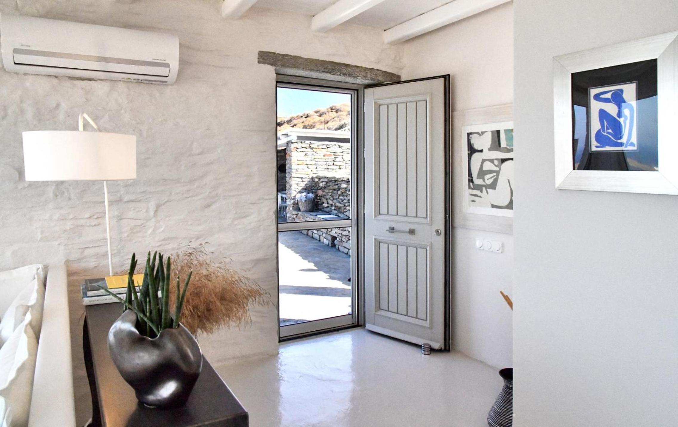 Villa photo 1