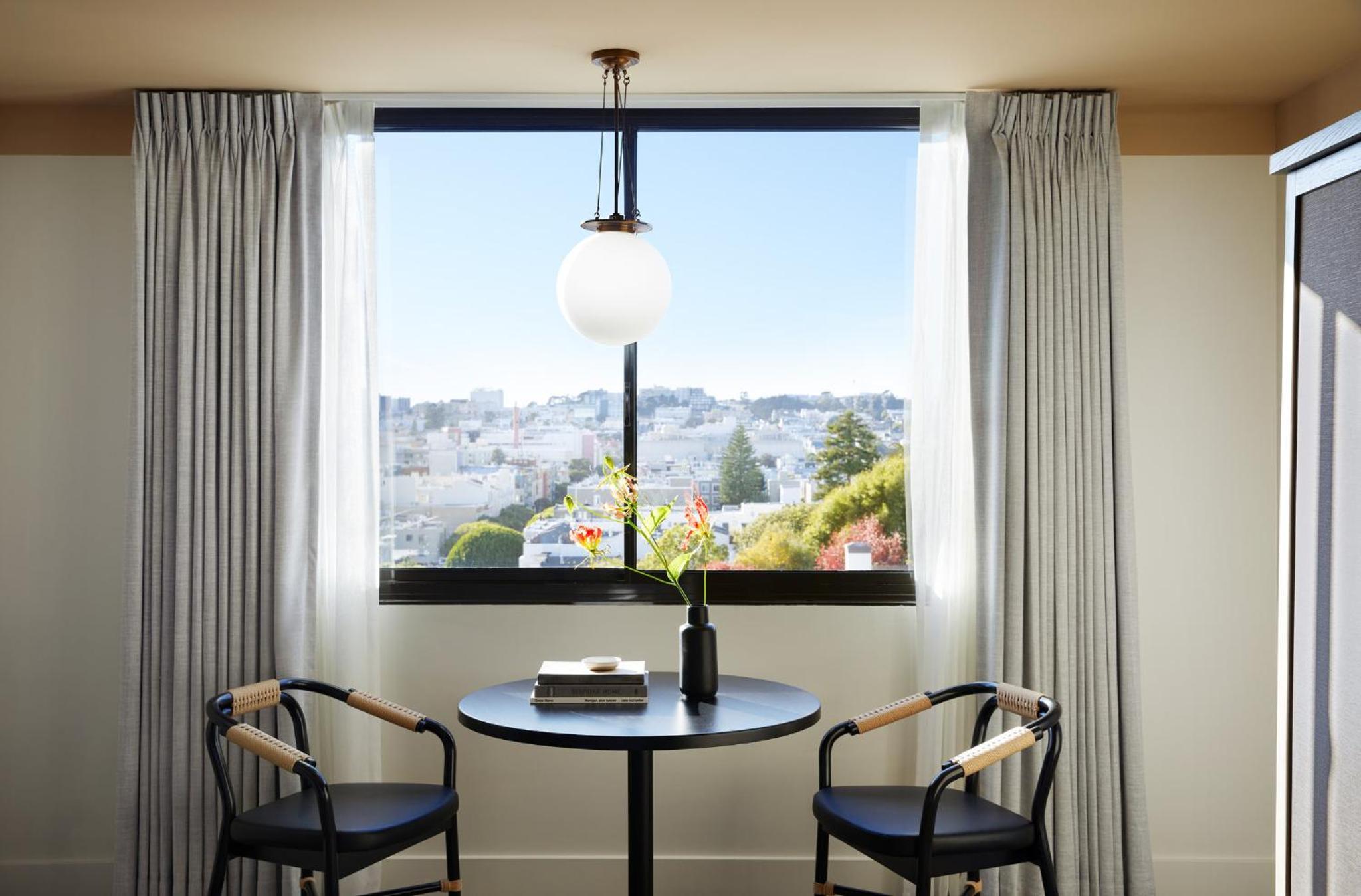 King Room with City View - Photo 2