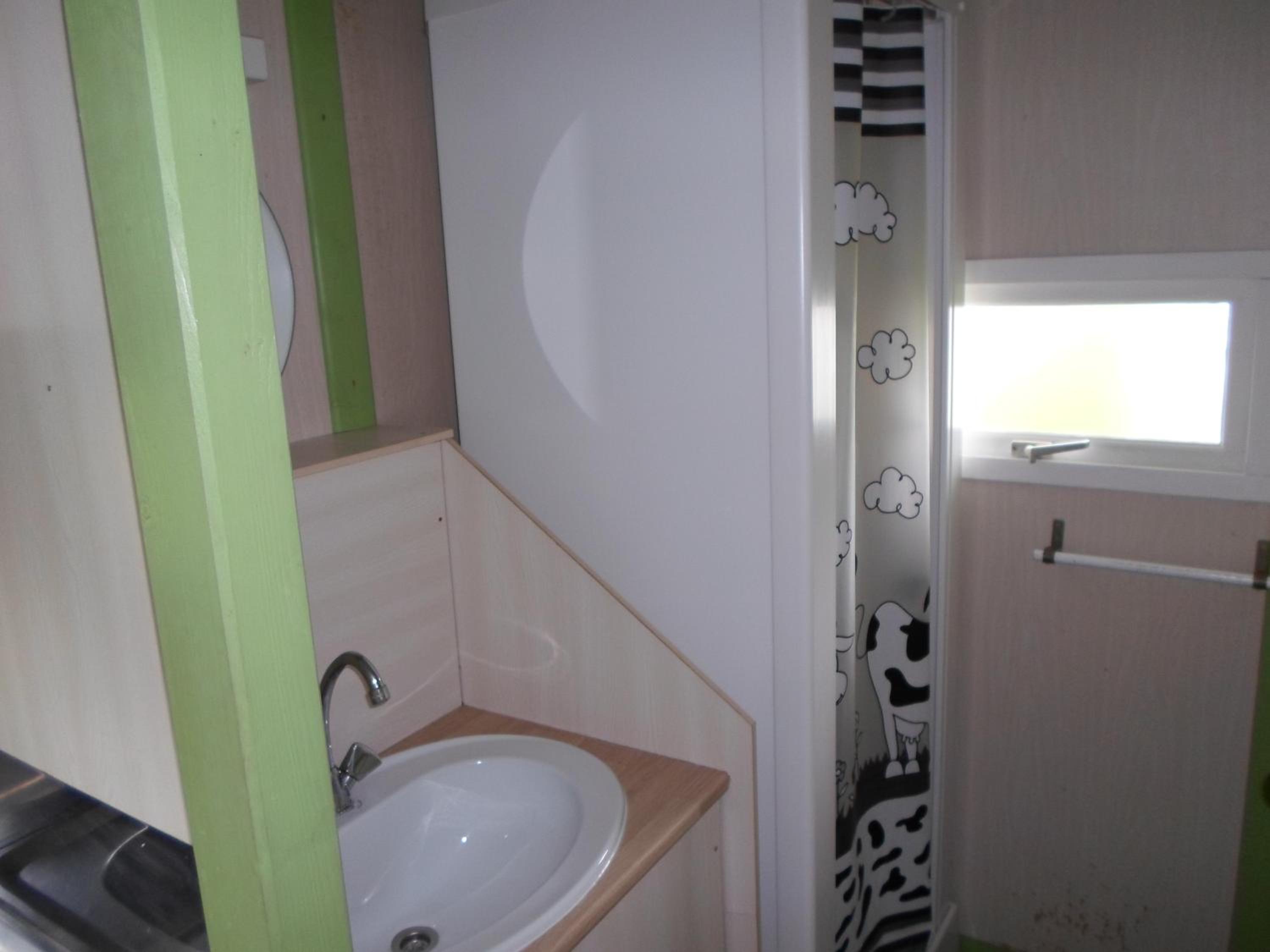 Two-Bedroom Bungalow - Photo 1