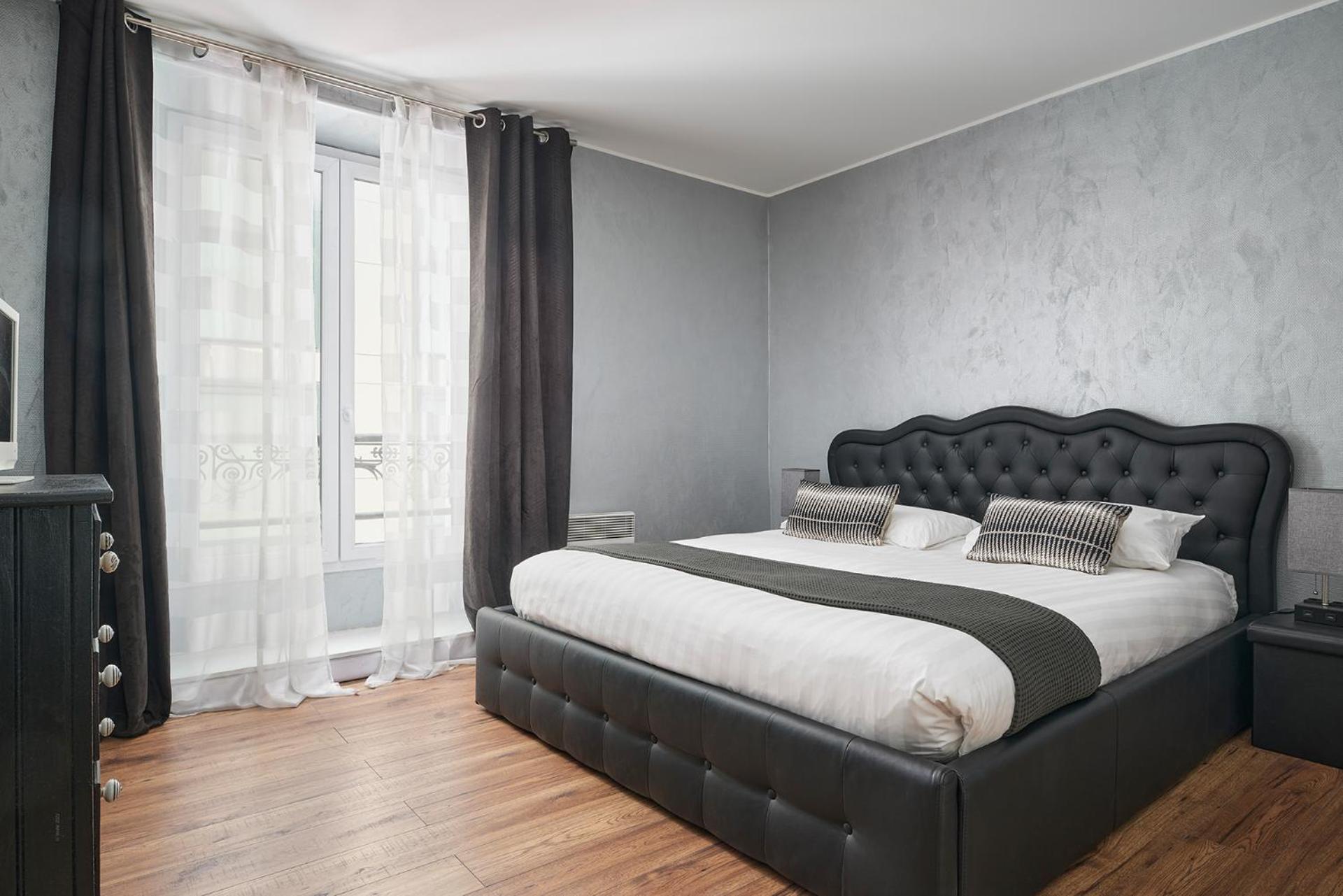 Two-Bedroom Apartment - Photo 4