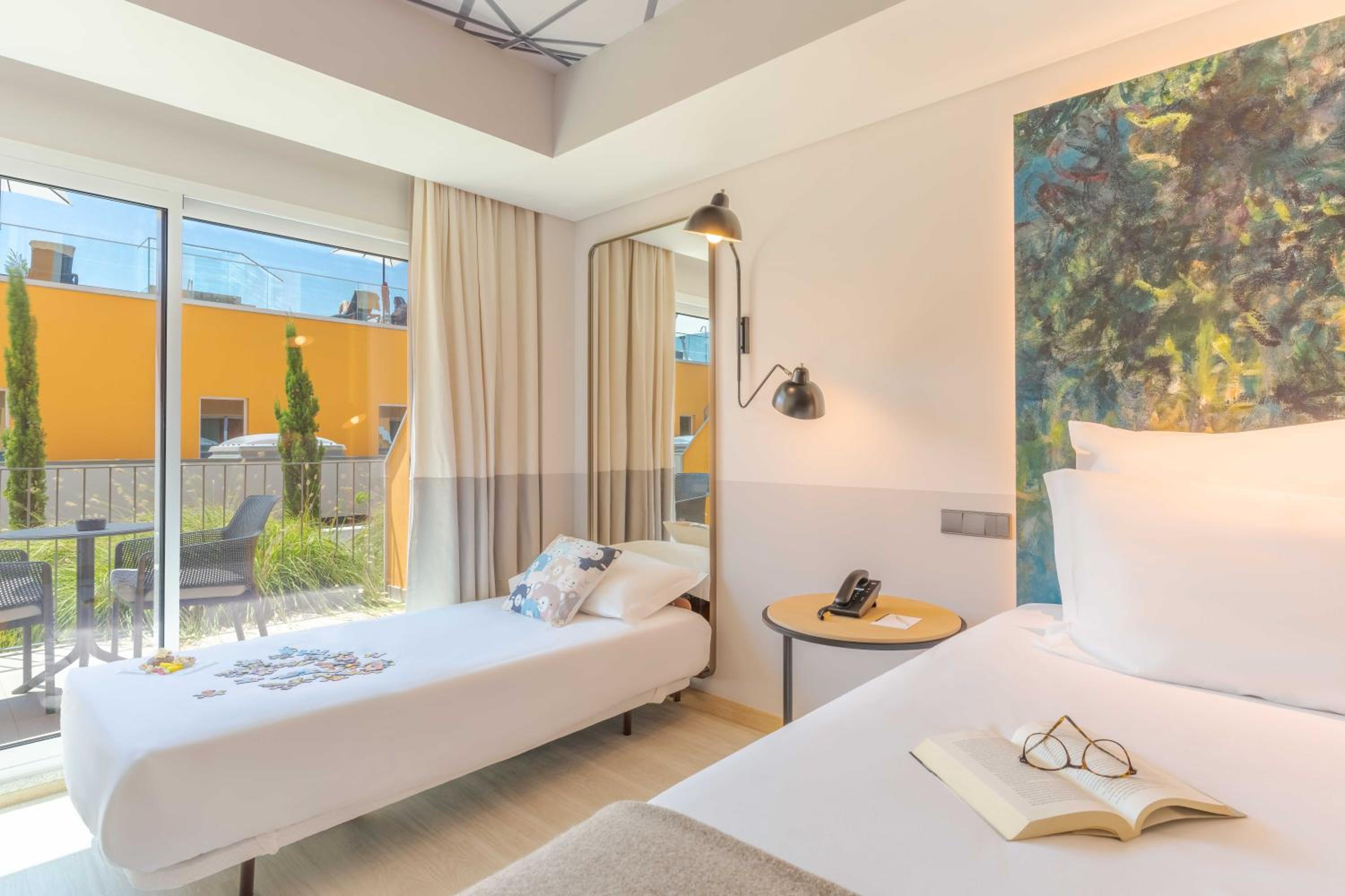 Superior Double Room with Extra Bed - Photo 1