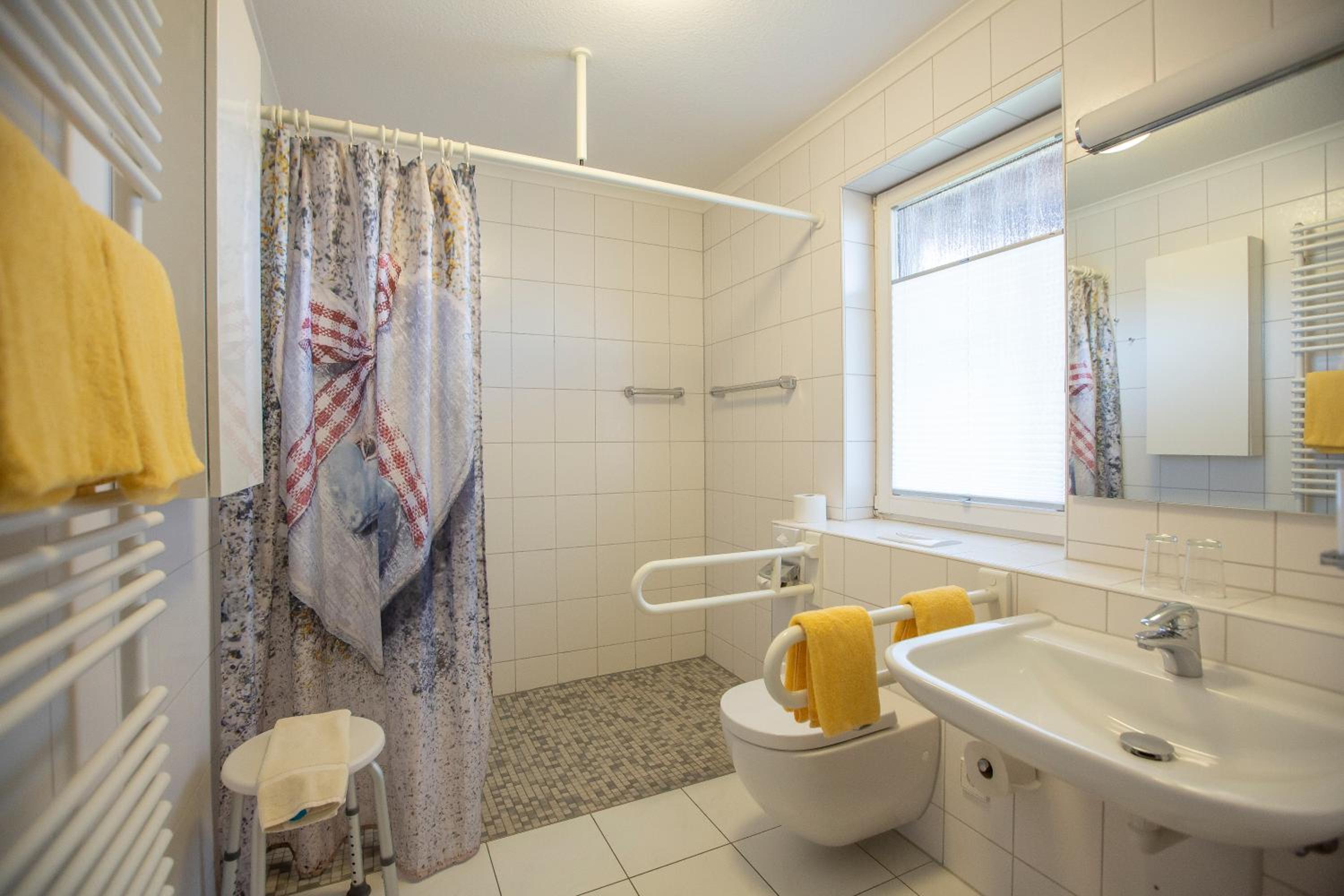 Double Room - Disability Access photo 3