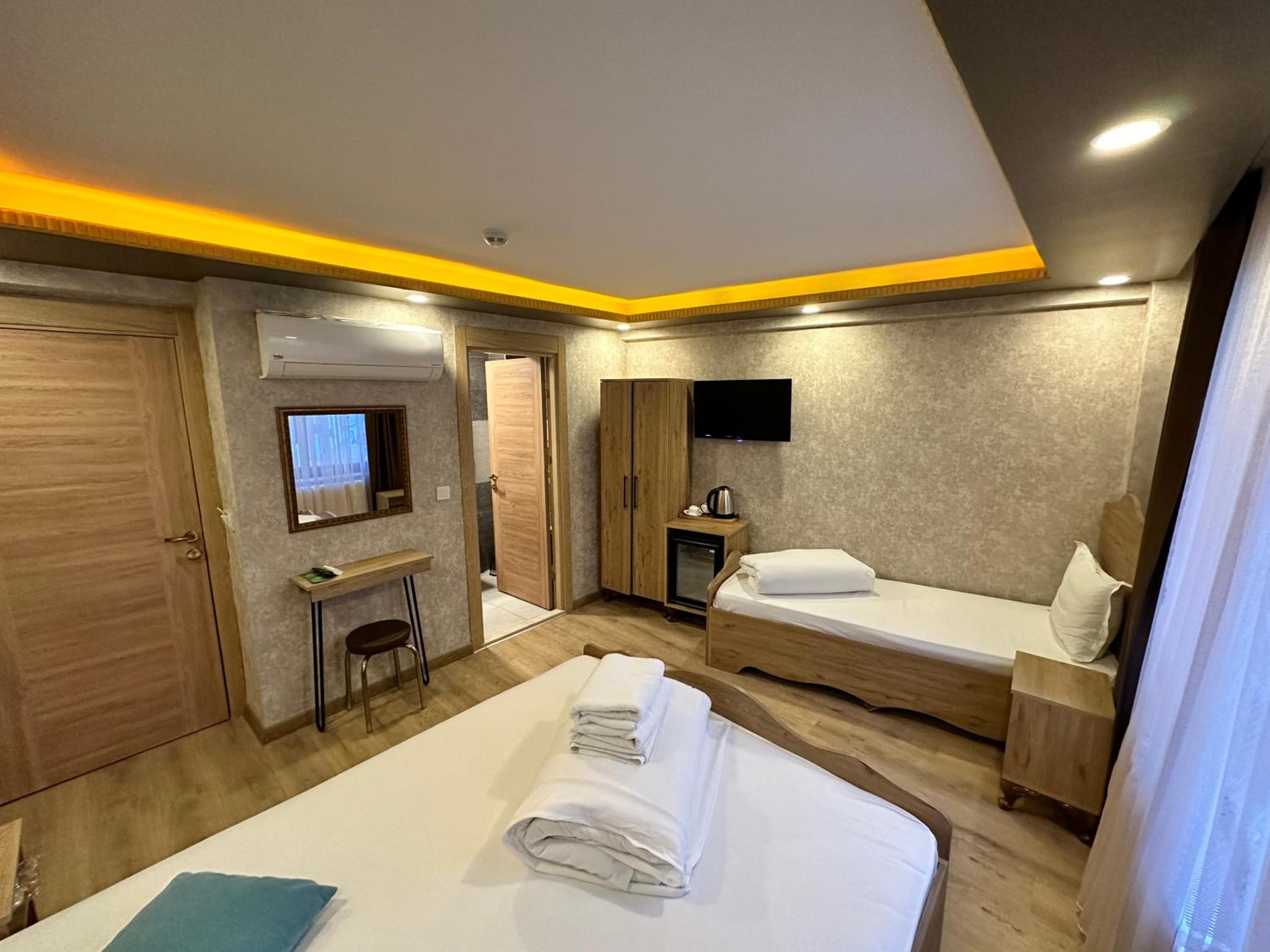 Standard Triple Room photo 3