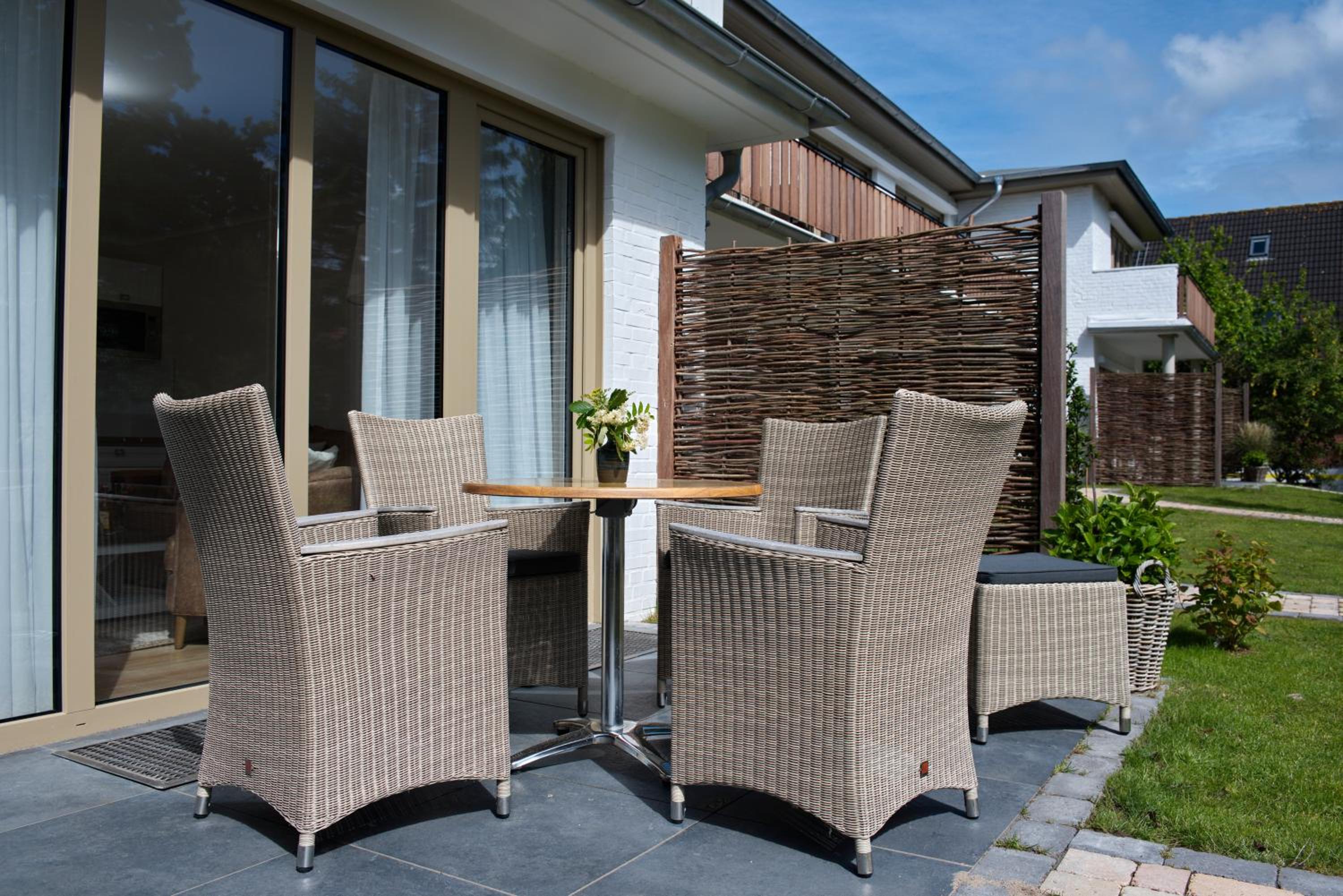 Family Room with Terrace thumbnail 6