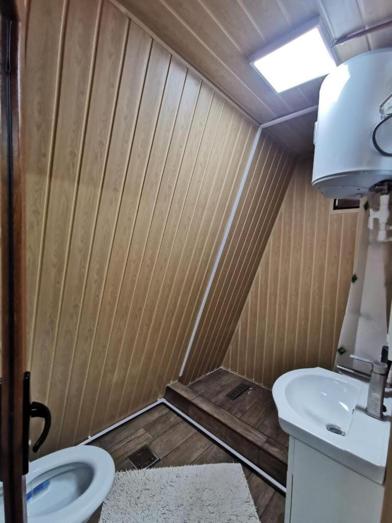 One-Bedroom House photo 3