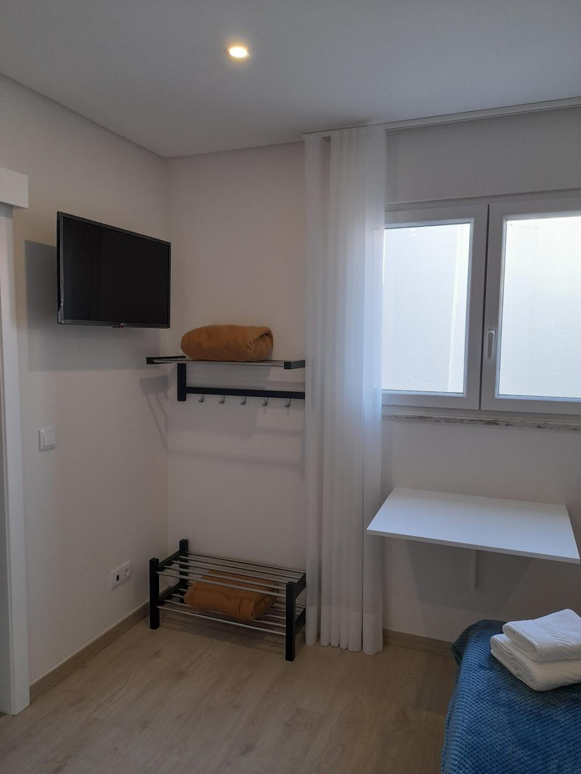 Hall 92 Quartos com WC em moradia com piscina A-das-Lebres Loures, 사진 6