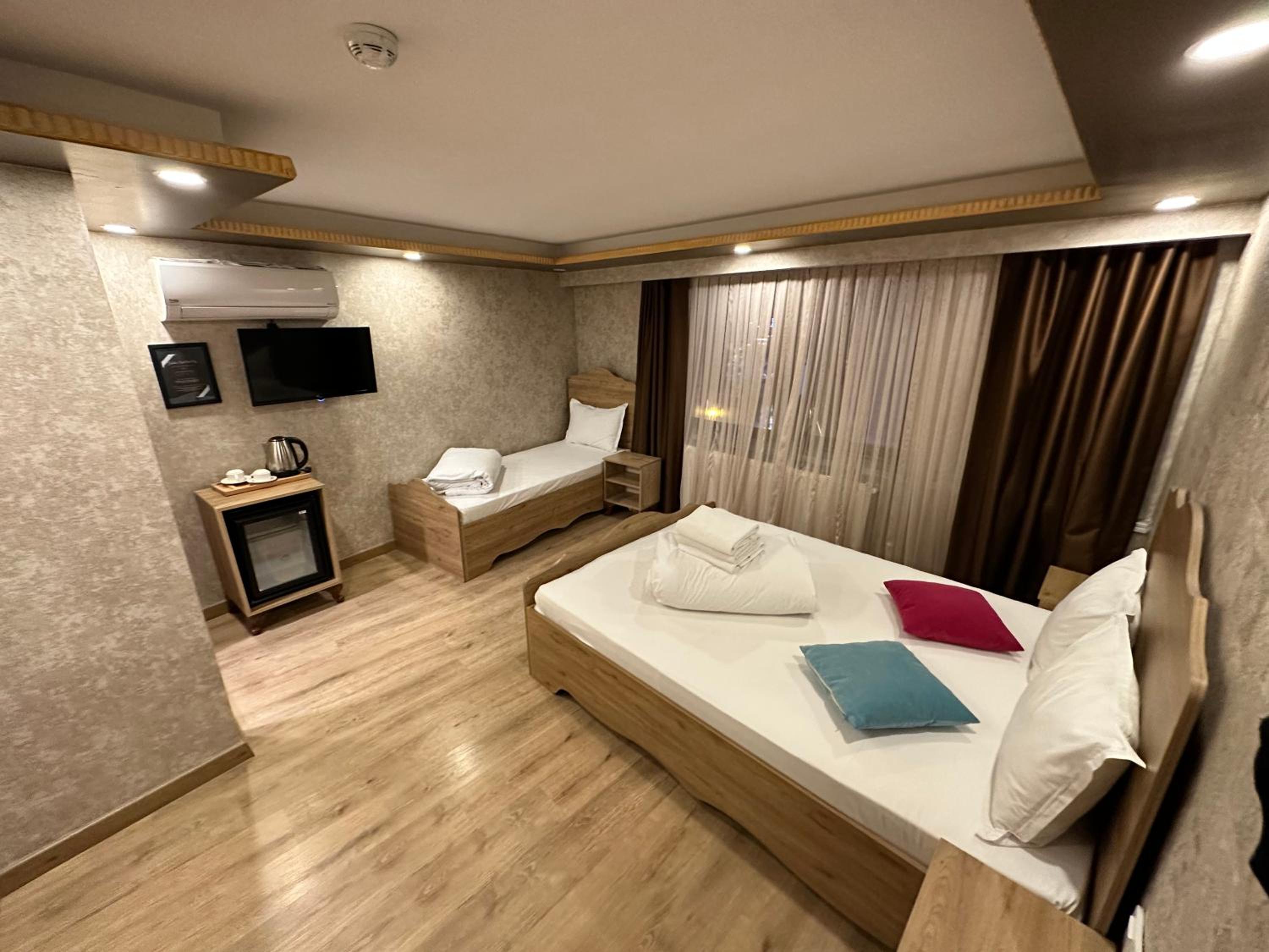 Standard Triple Room photo 2