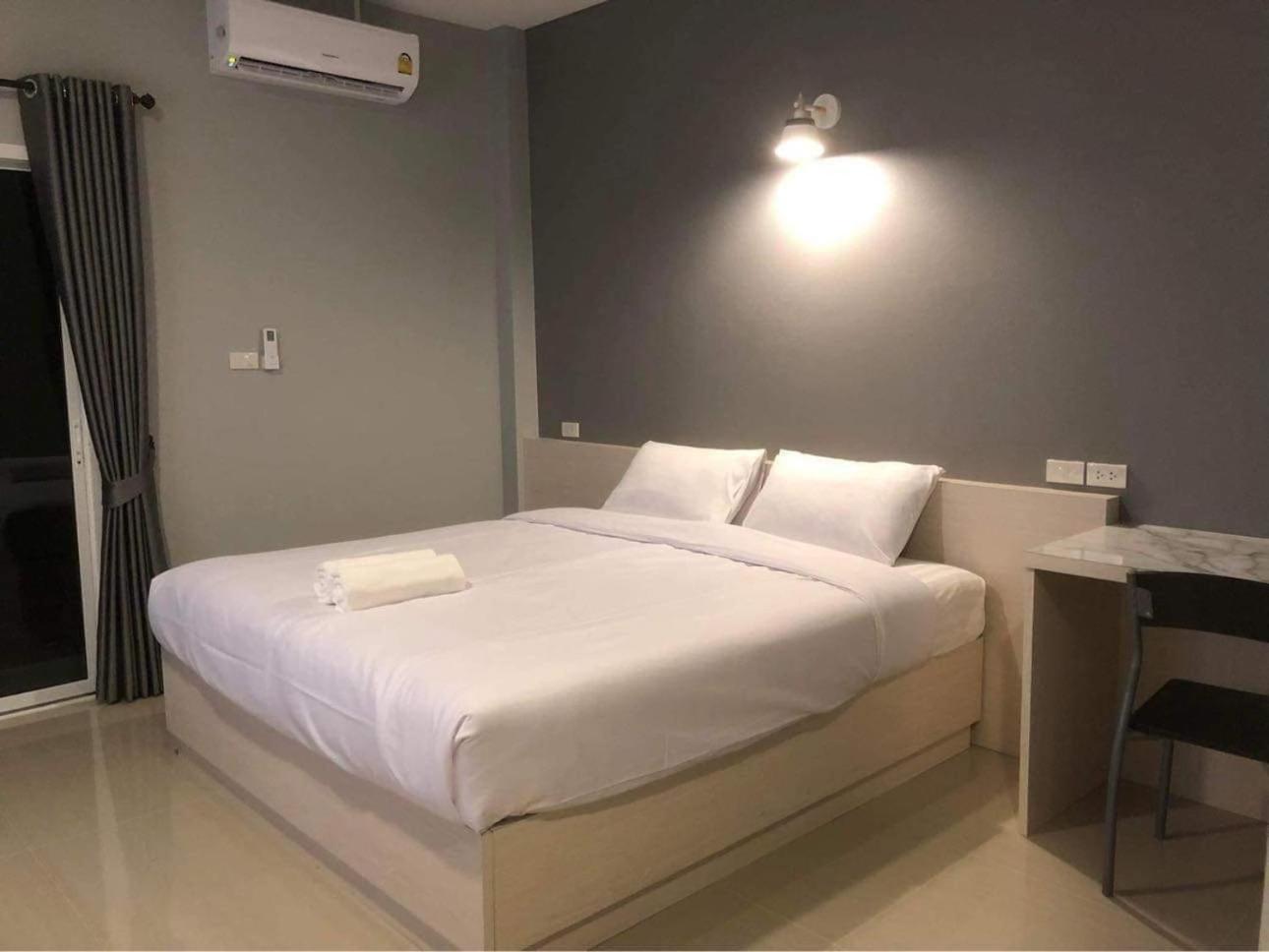 Budget Double Room photo 2