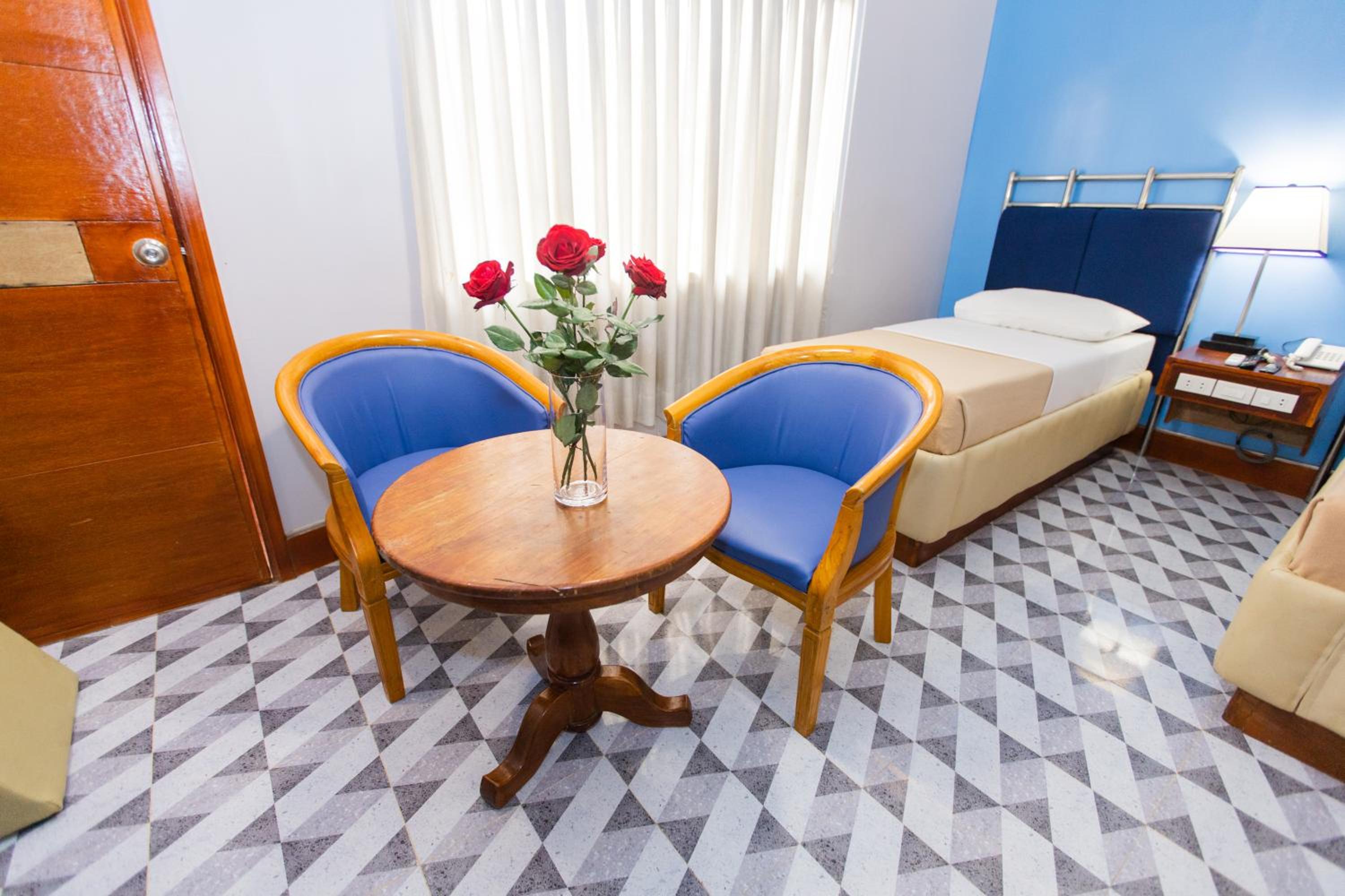 Deluxe Family Room - Photo 5