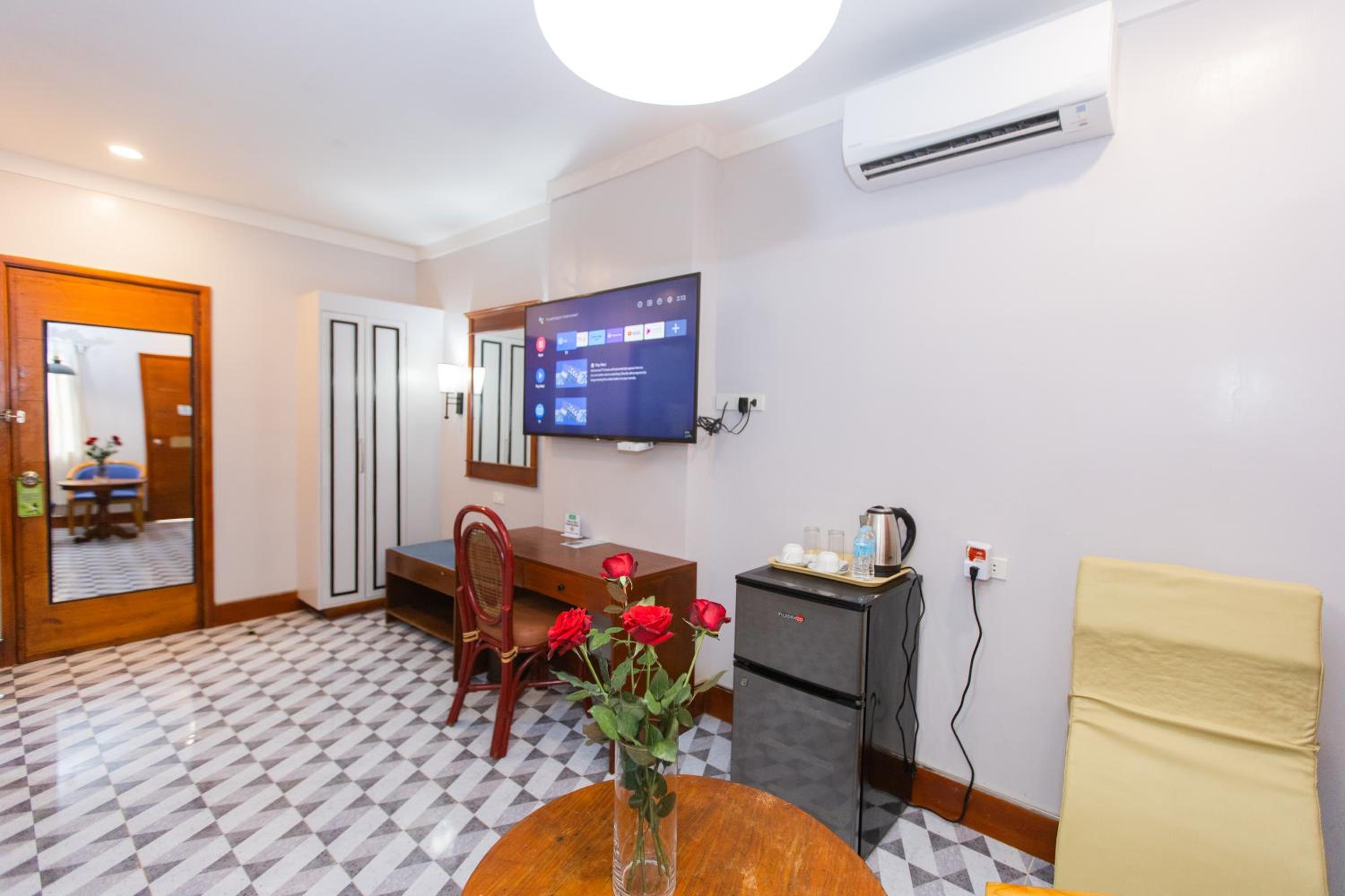 Deluxe Family Room - Photo 9