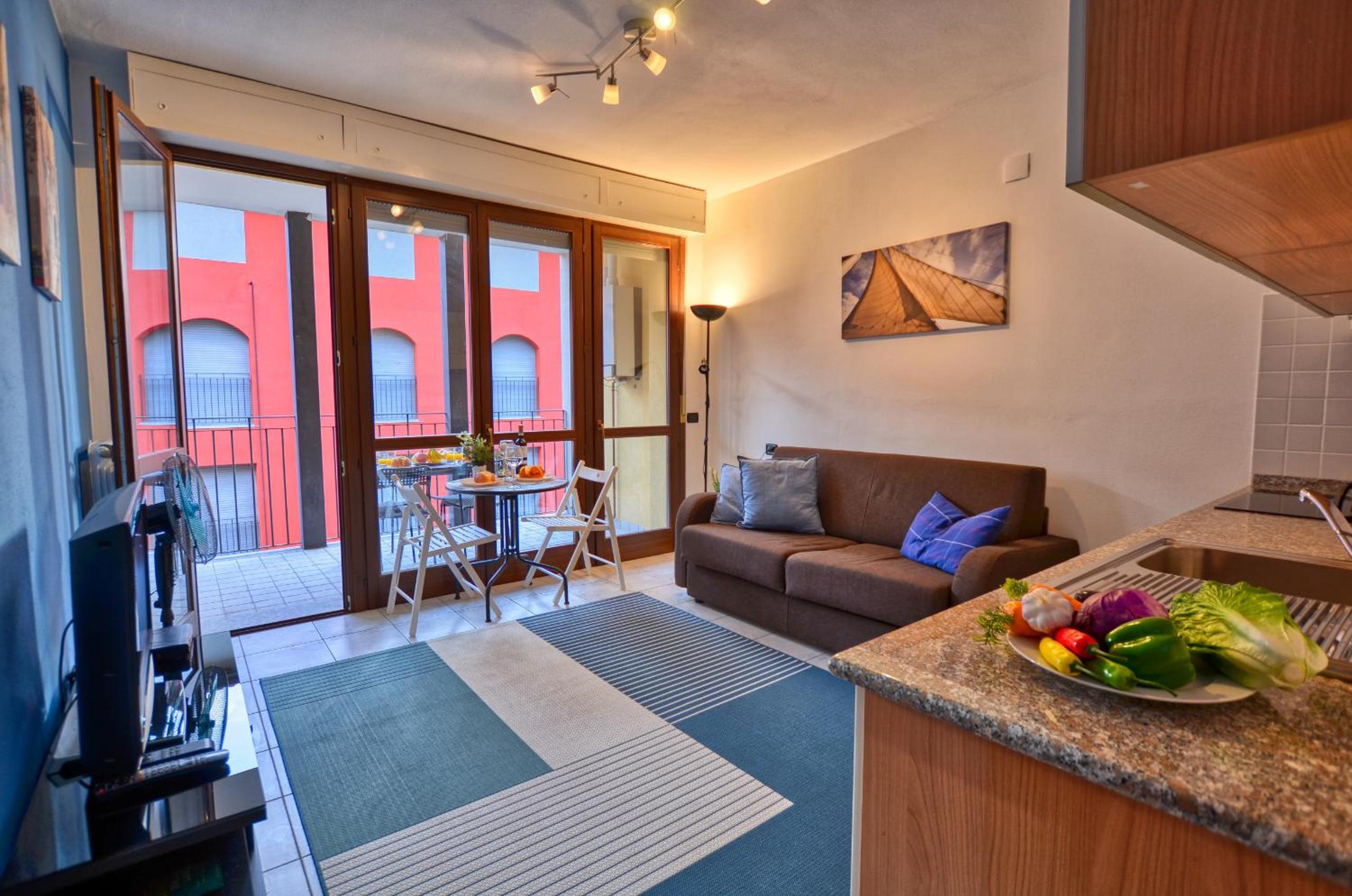 Studio Apartment photo 1