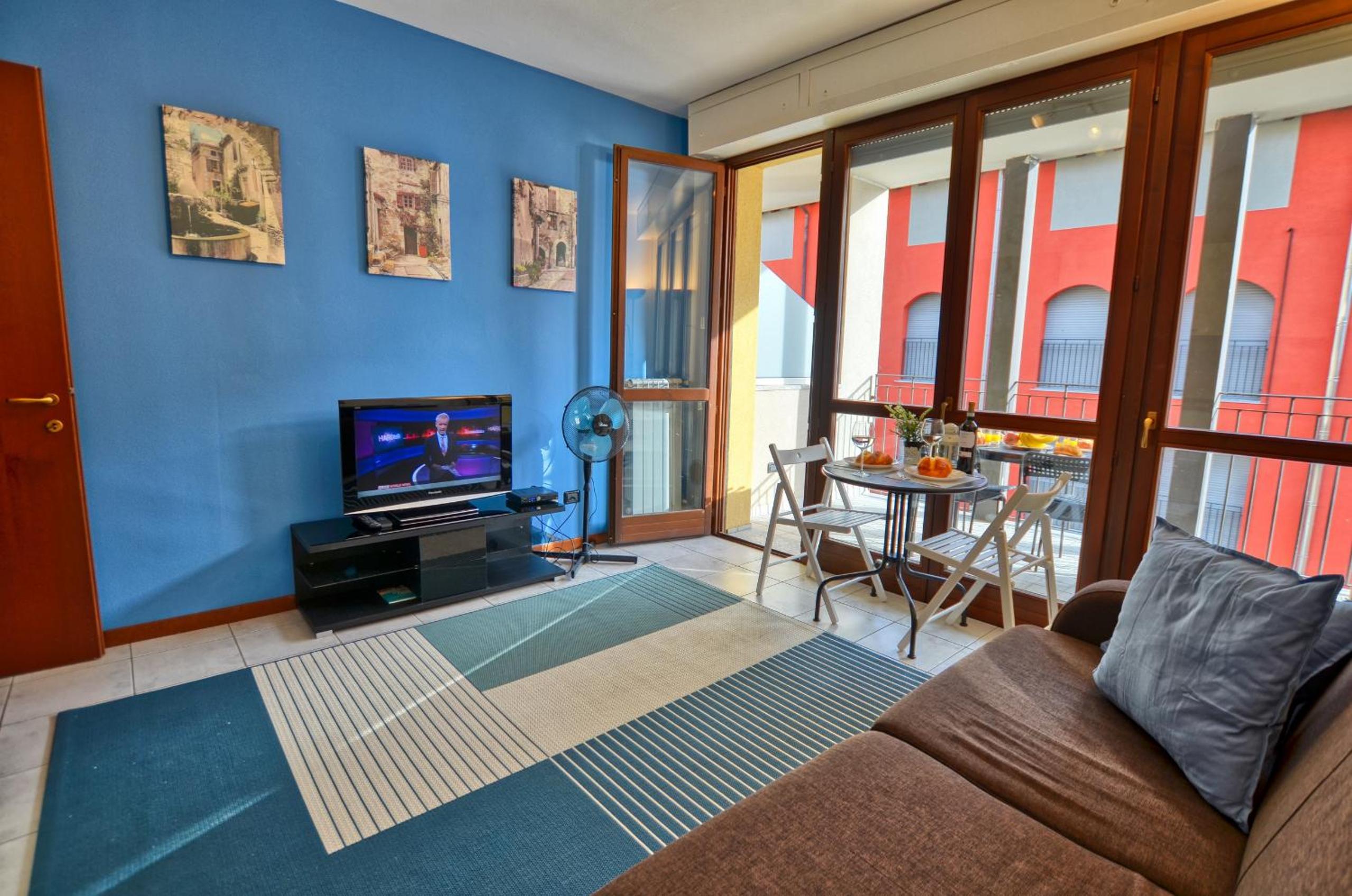 Studio Apartment photo 3