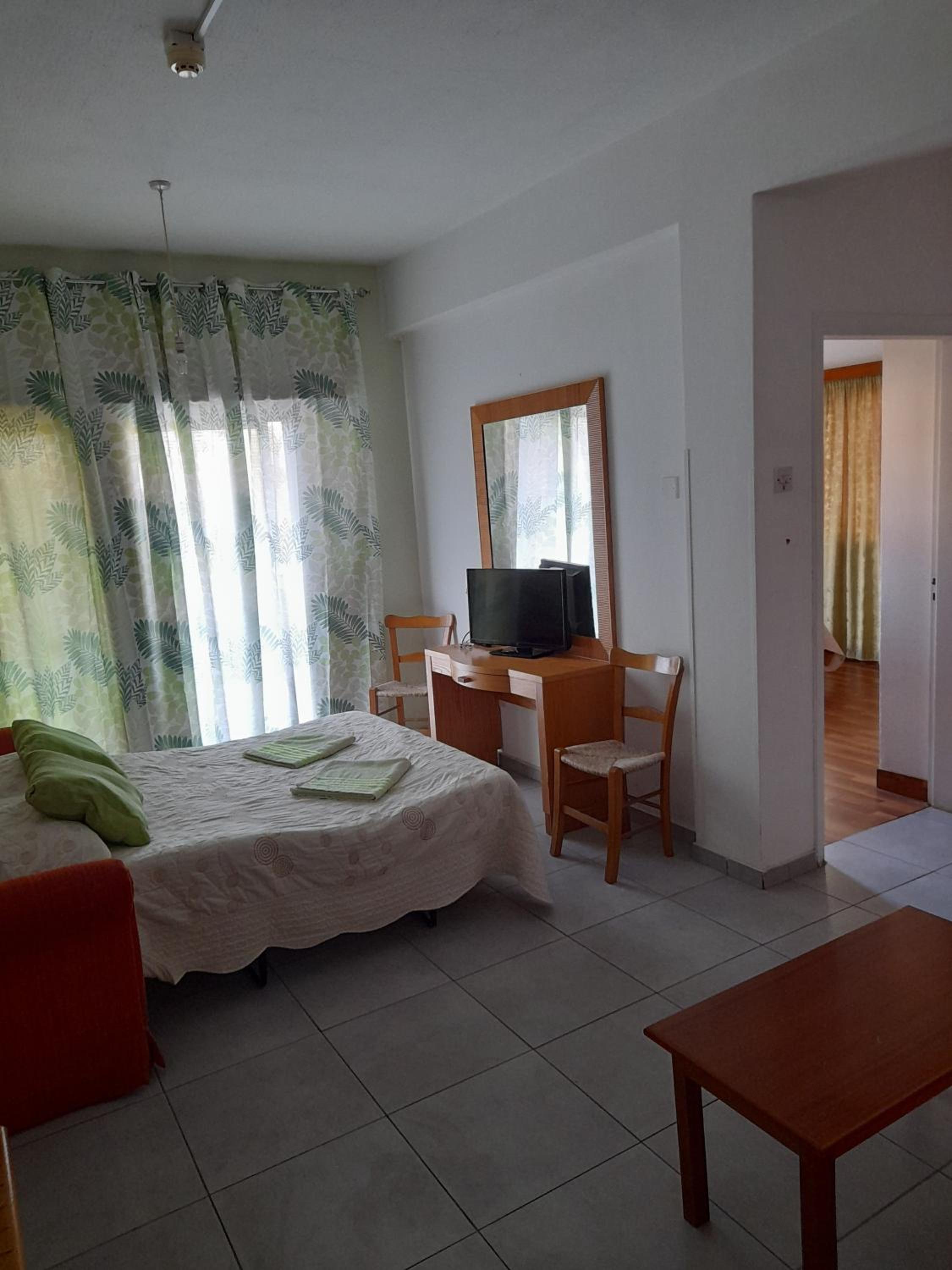 Standard Family Room - Photo 11