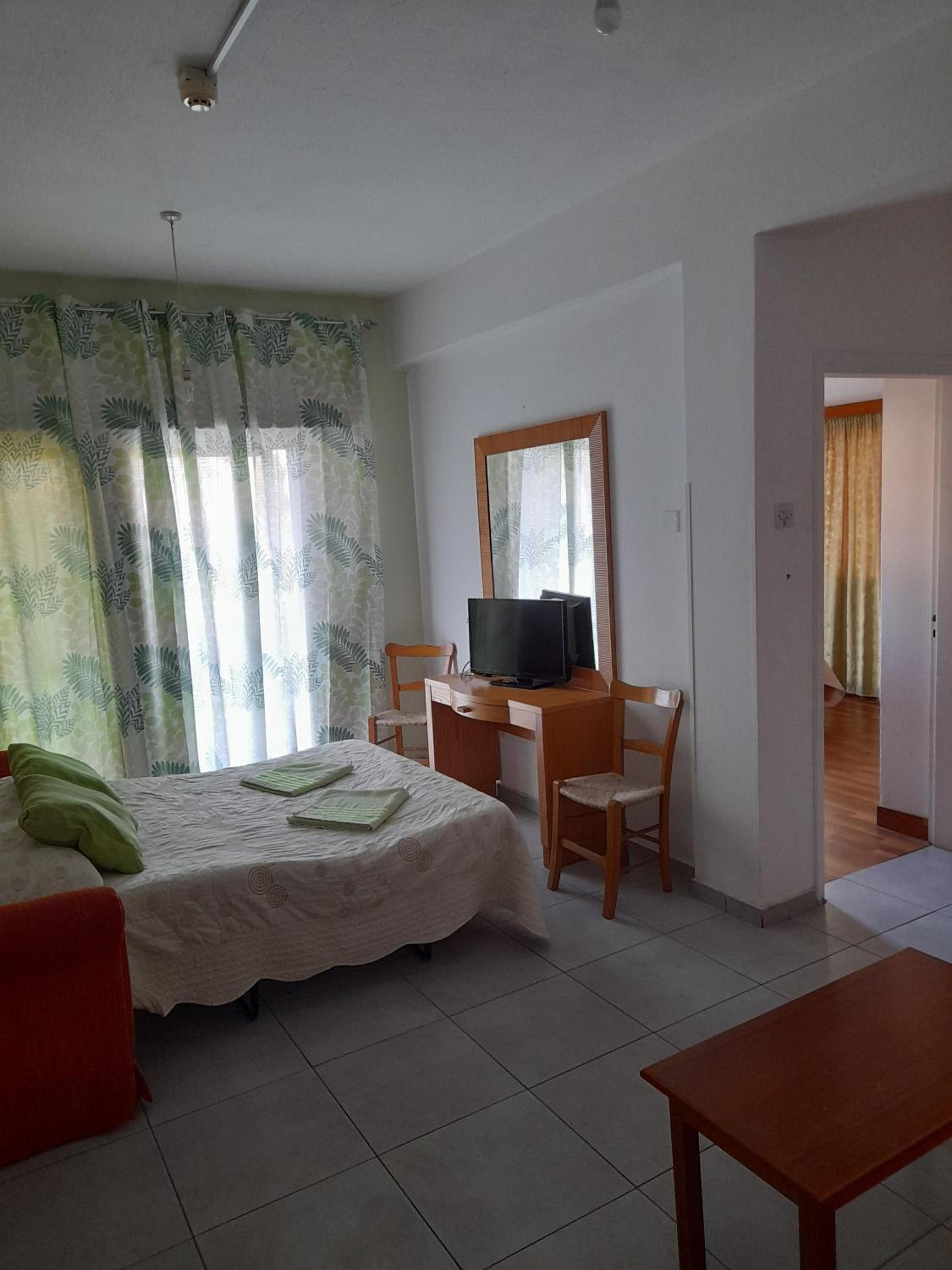 Standard Family Room - Photo 8