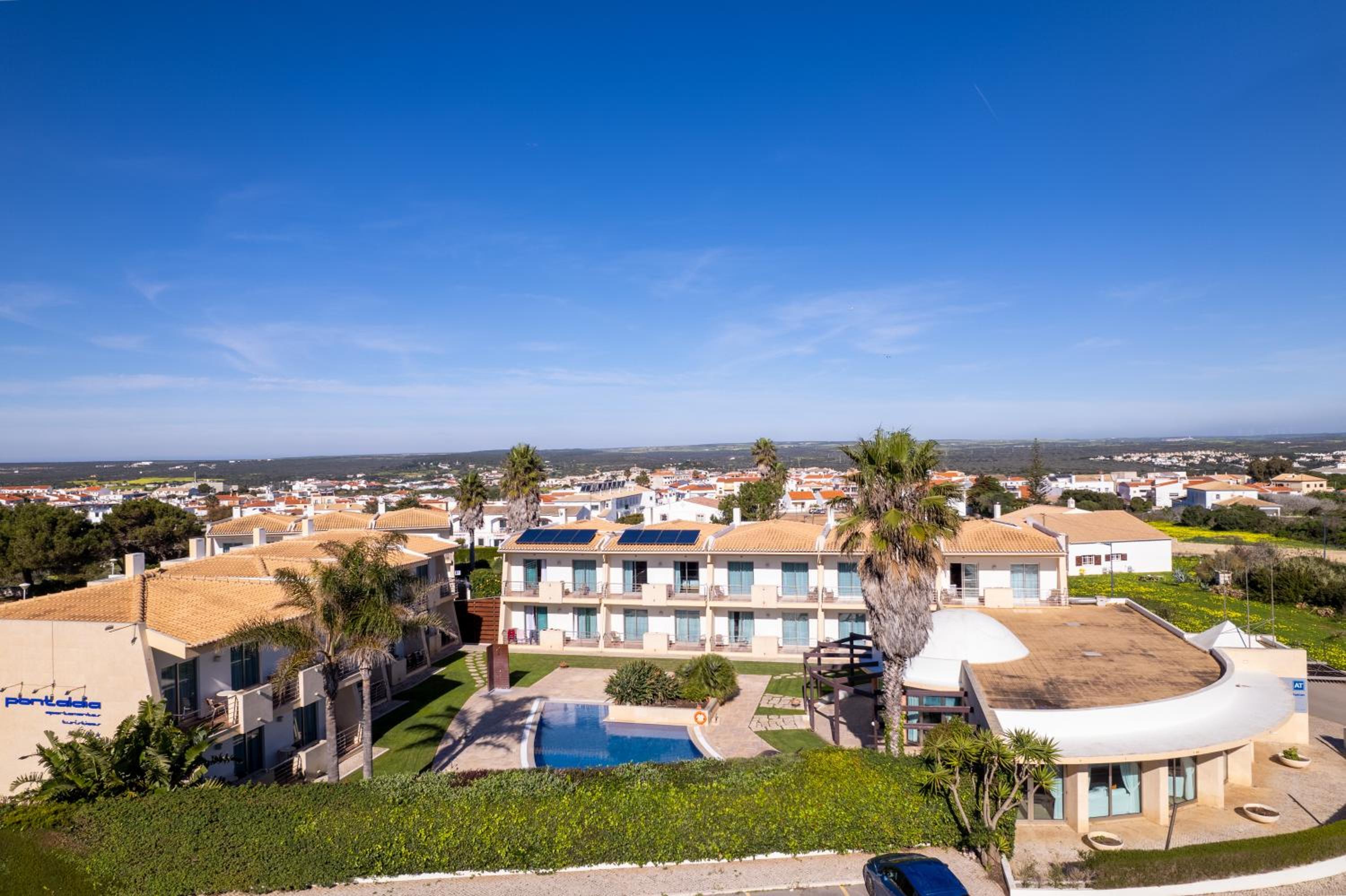 One-Bedroom Apartment with Island Views - Ground Floor photo 3