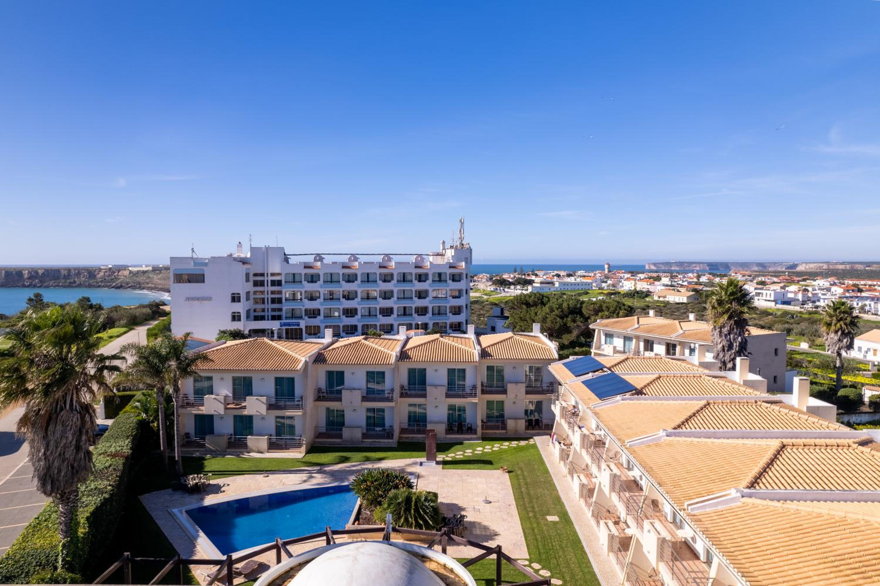 One-Bedroom Apartment with Island Views - Ground Floor photo 2