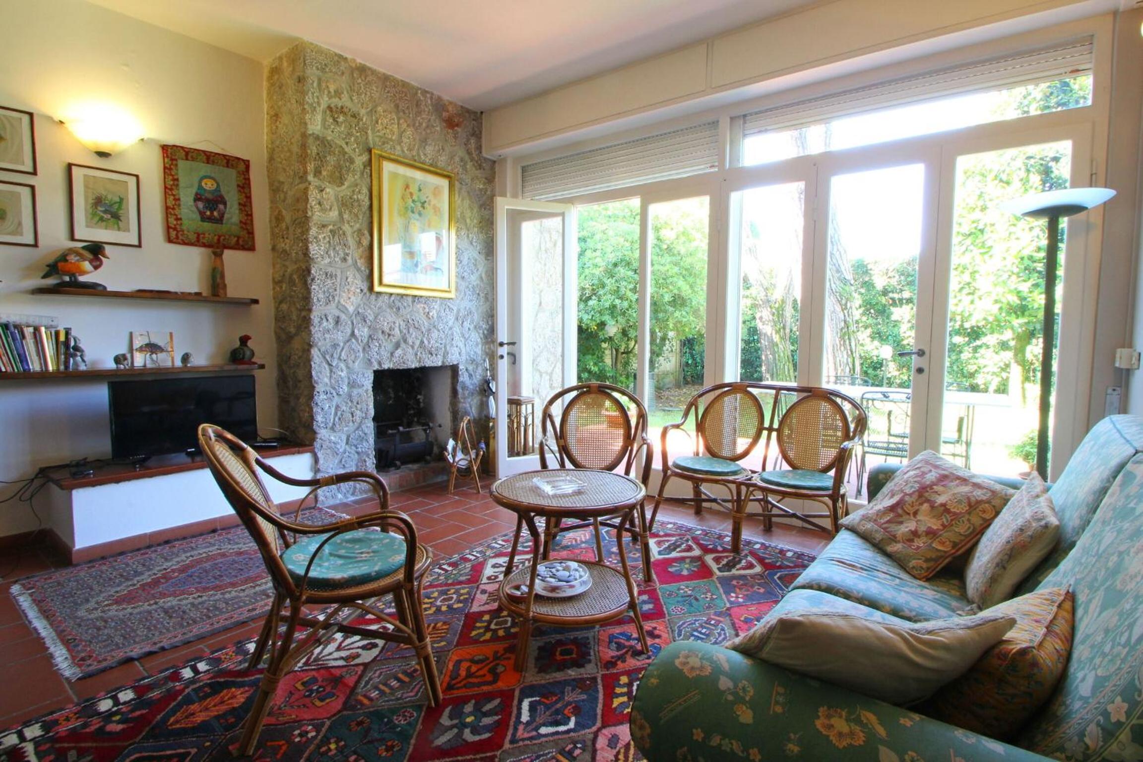 Four-Bedroom House photo 3
