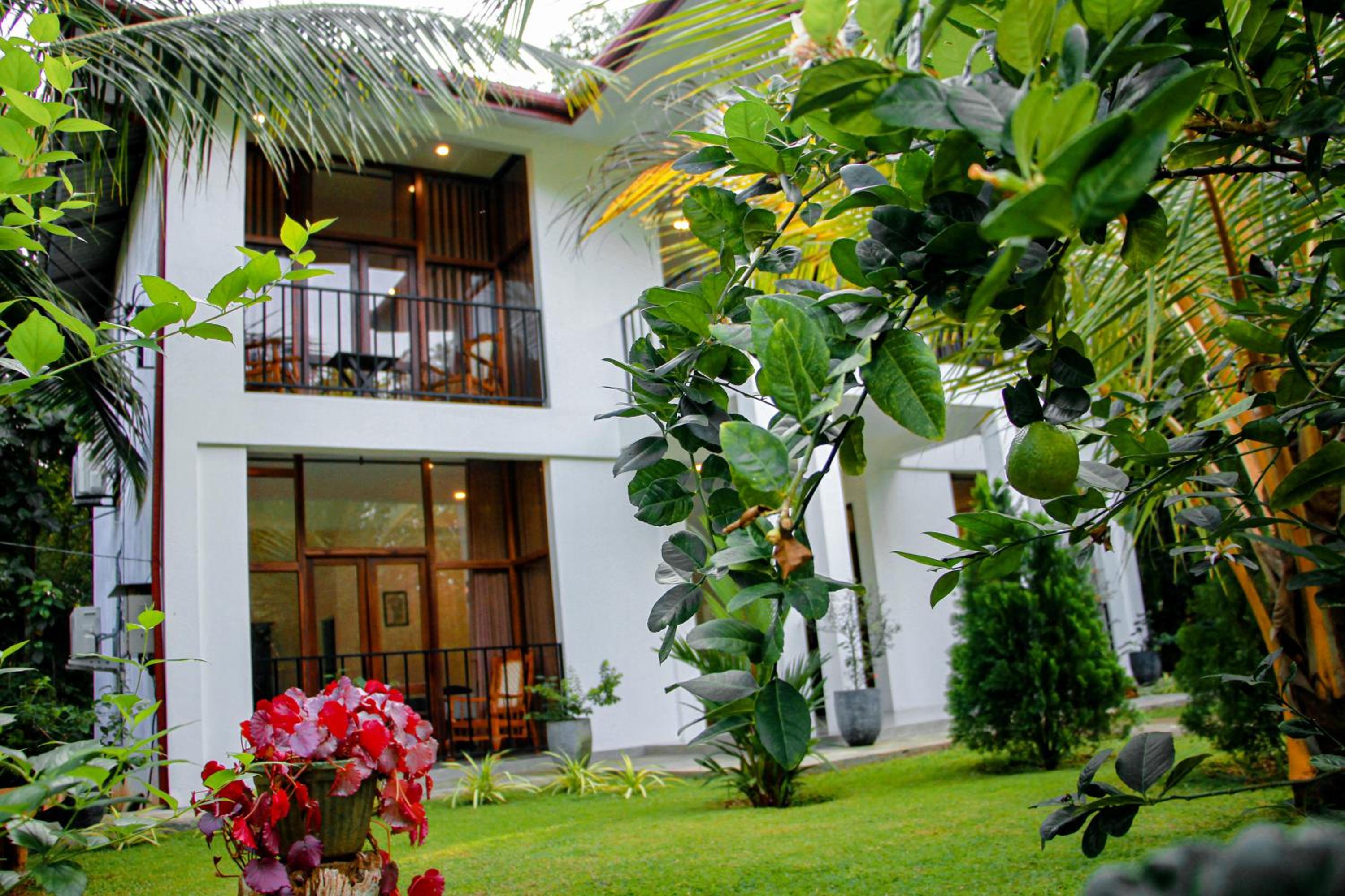 Deluxe Double Room with Balcony photo 2