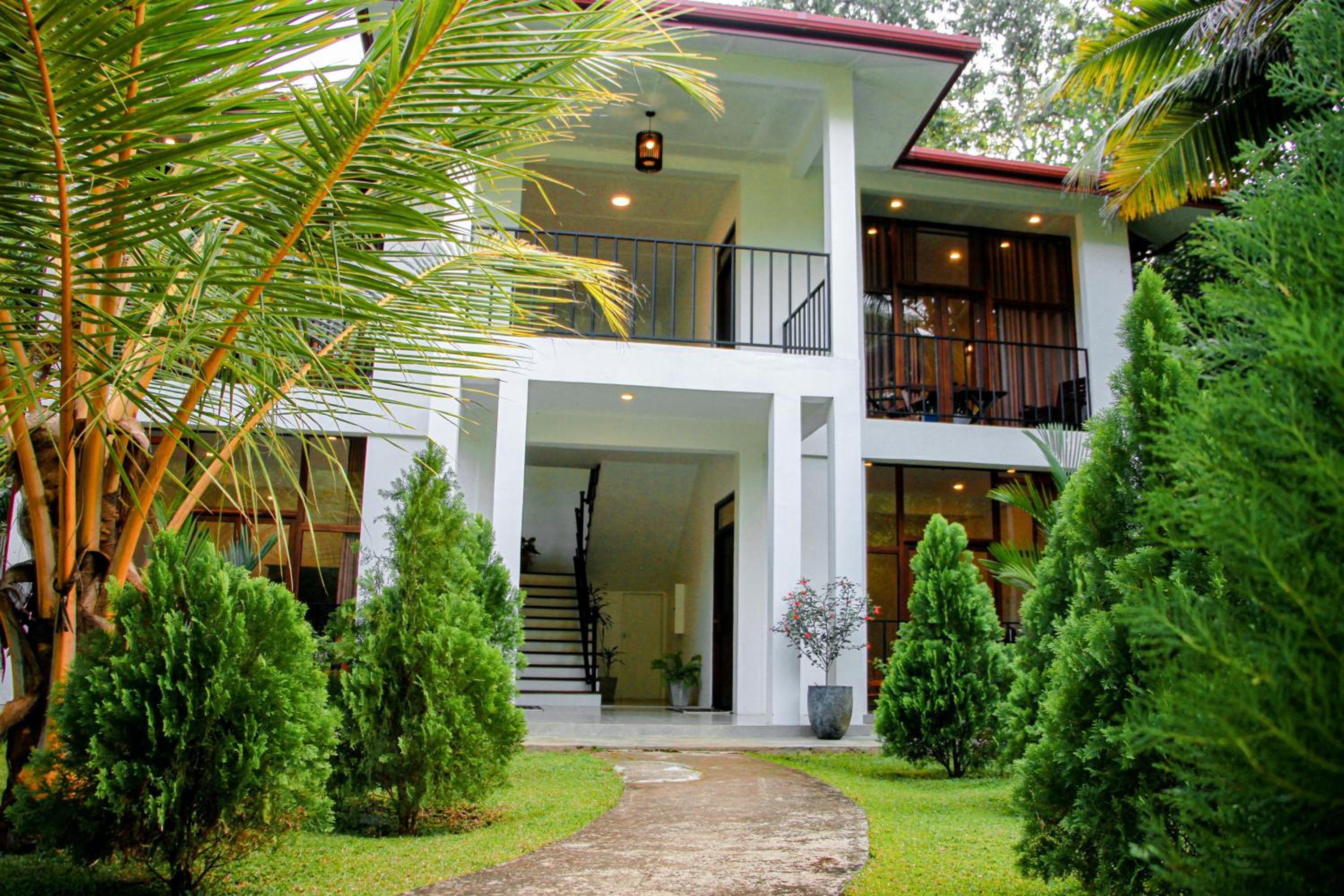 Family Room with Balcony photo 3