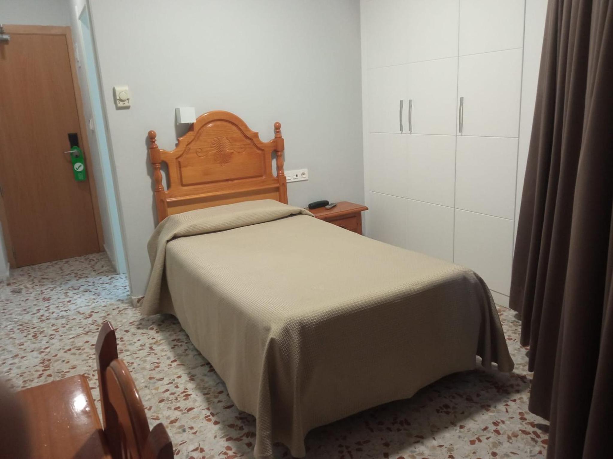 Double Or Twin Room - Photo 2