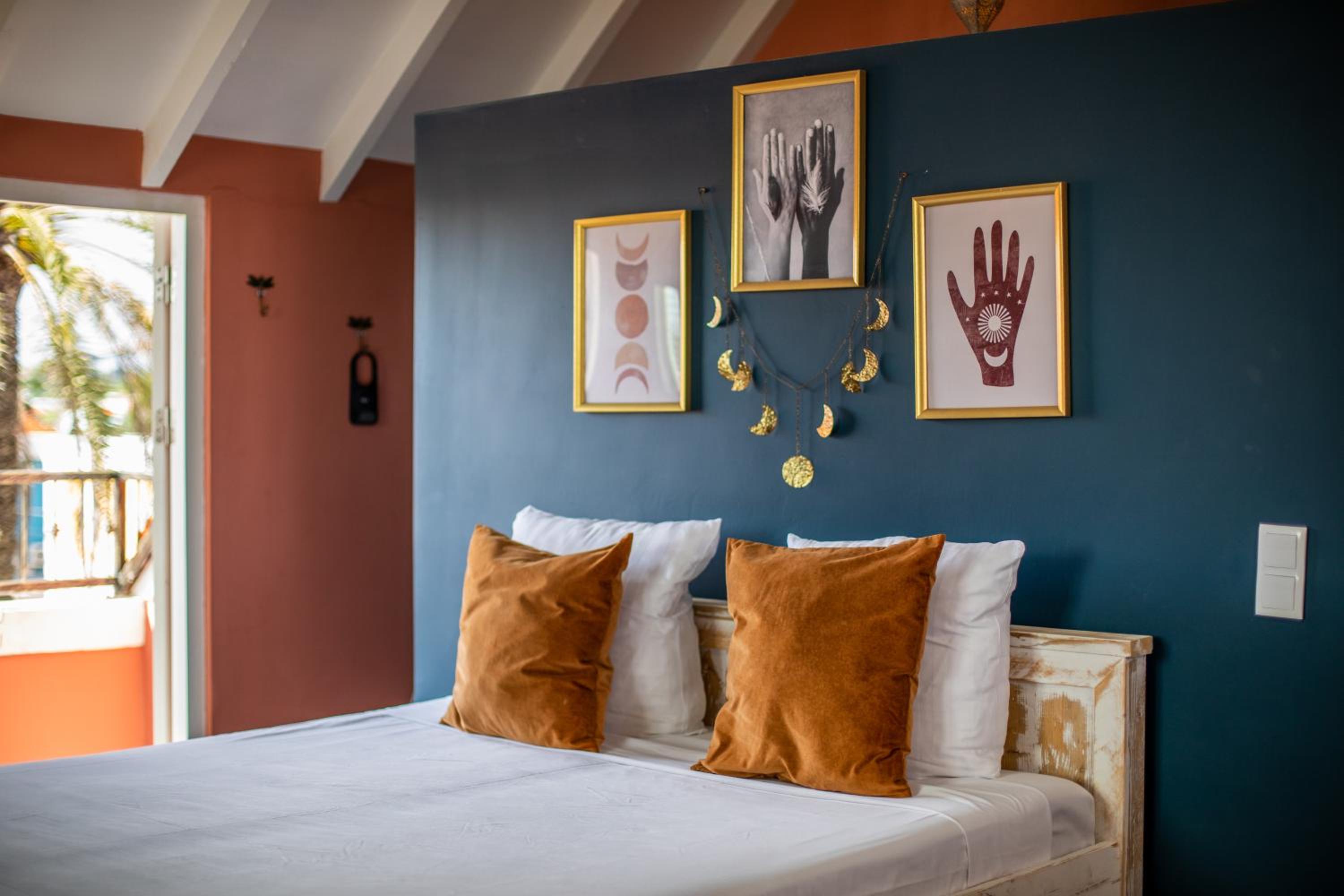 Queen Room with Balcony photo 3